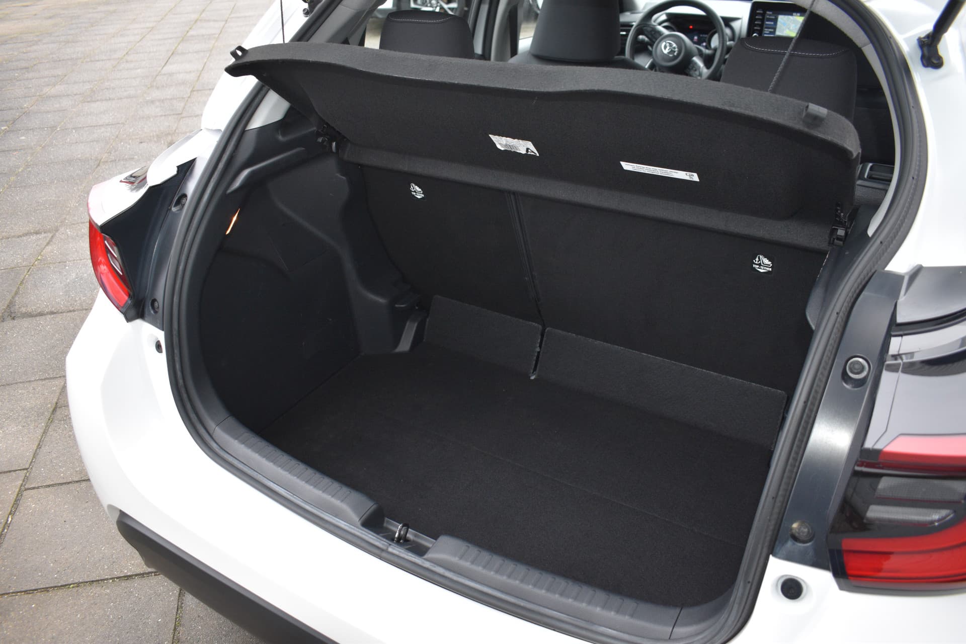 Toyota Yaris 1.5 VVT-i Dynamic Handgeschakeld 126pk thumbnail 16