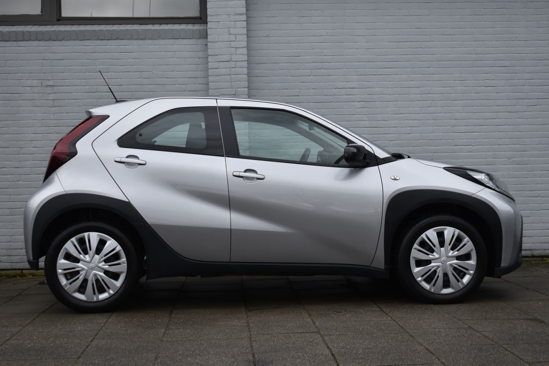 Toyota Aygo X 1.0 VVT-i S-CVT Play Automaat 72pk thumbnail 7