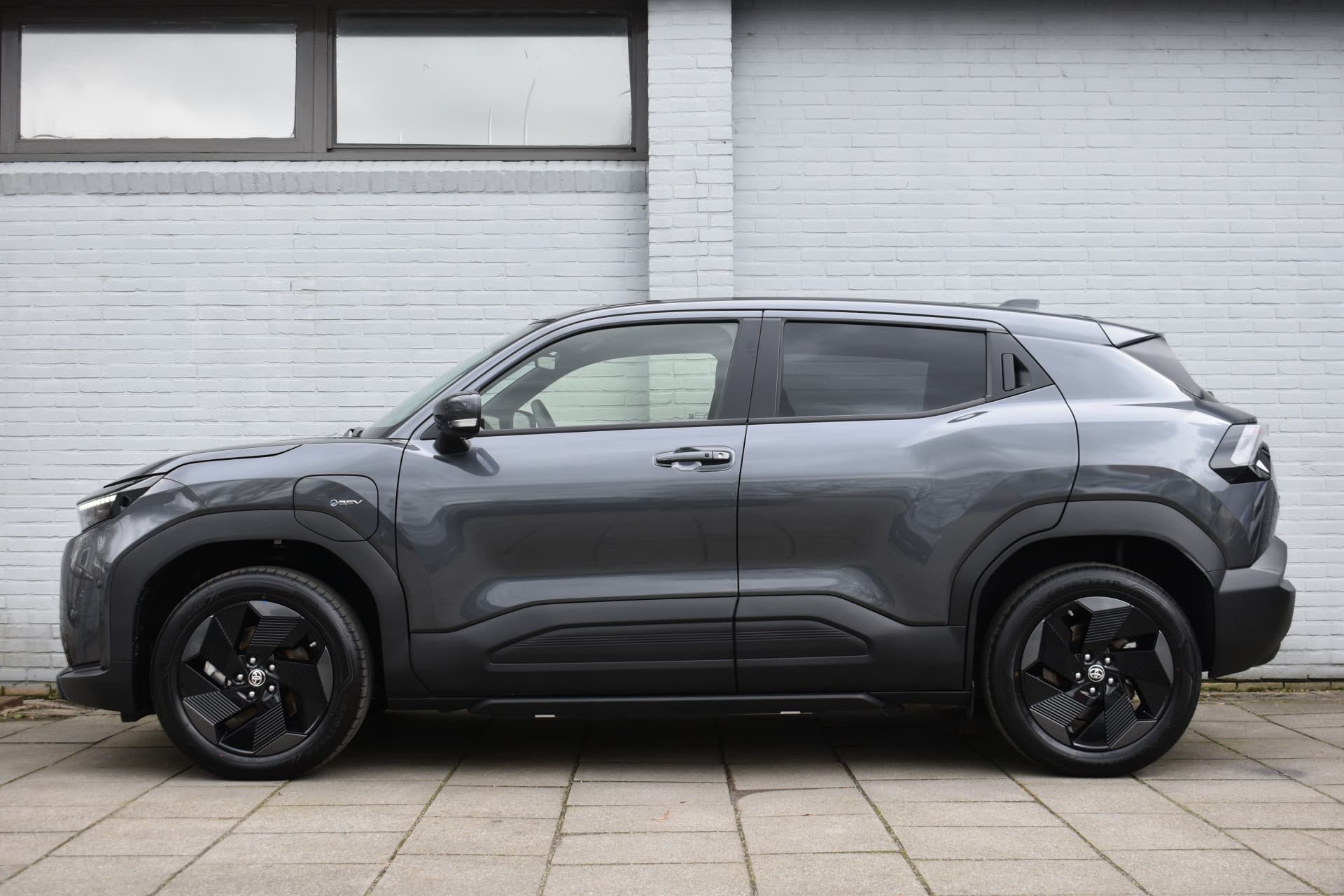 Toyota Urban Cruiser Dynamic 61 kWh Automaat 174pk thumbnail 3