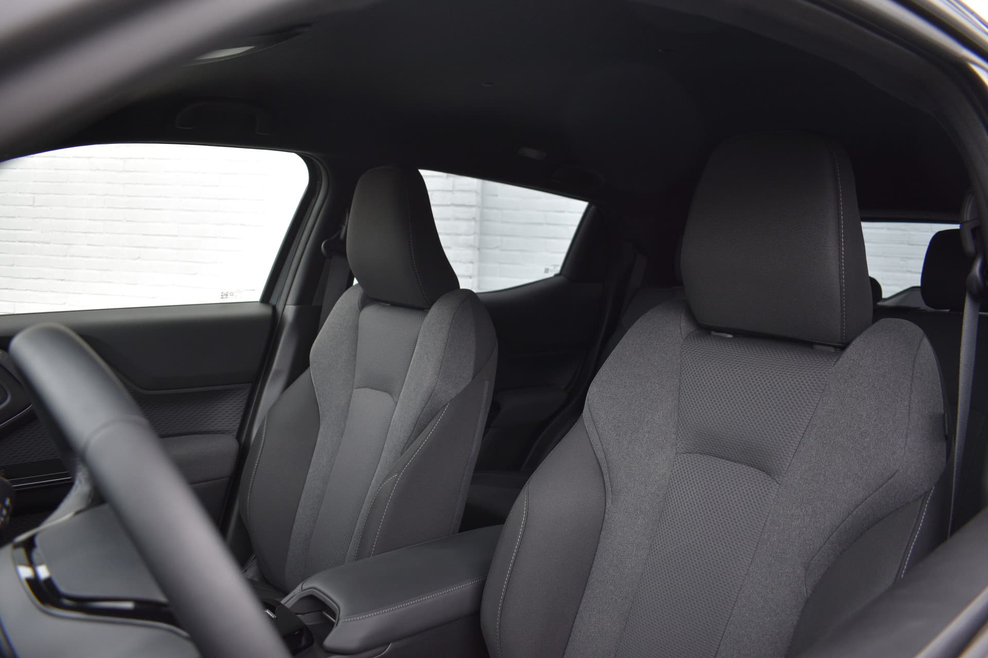 Toyota Urban Cruiser Dynamic 61 kWh Automaat 174pk thumbnail 6