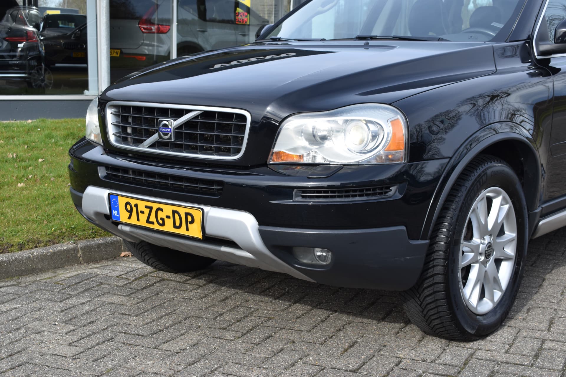 Volvo XC90 3.2 AWD 238PK Aut. 6-cilinder Sport thumbnail 4
