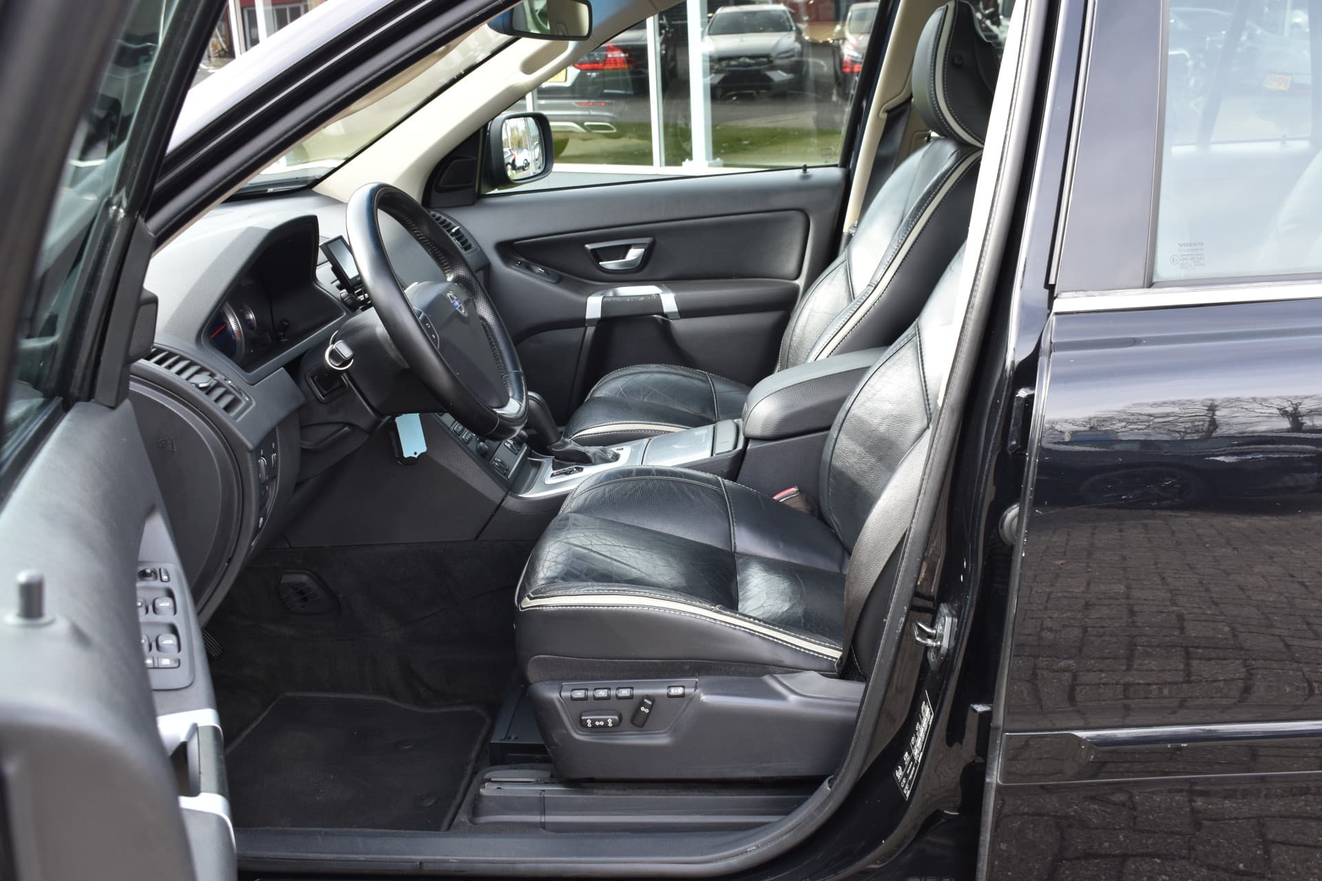 Volvo XC90 3.2 AWD 238PK Aut. 6-cilinder Sport thumbnail 24