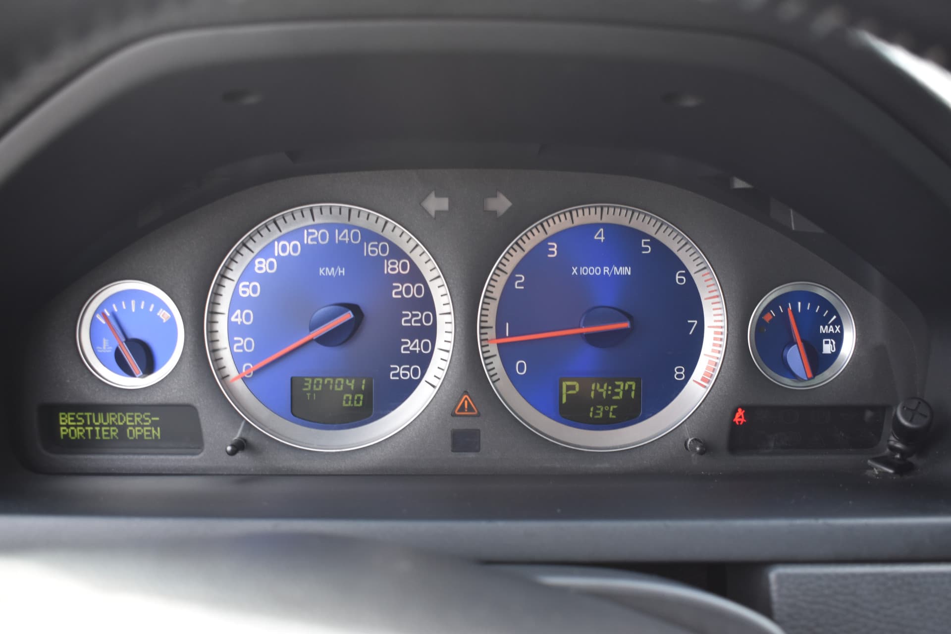 Volvo XC90 3.2 AWD 238PK Aut. 6-cilinder Sport thumbnail 30