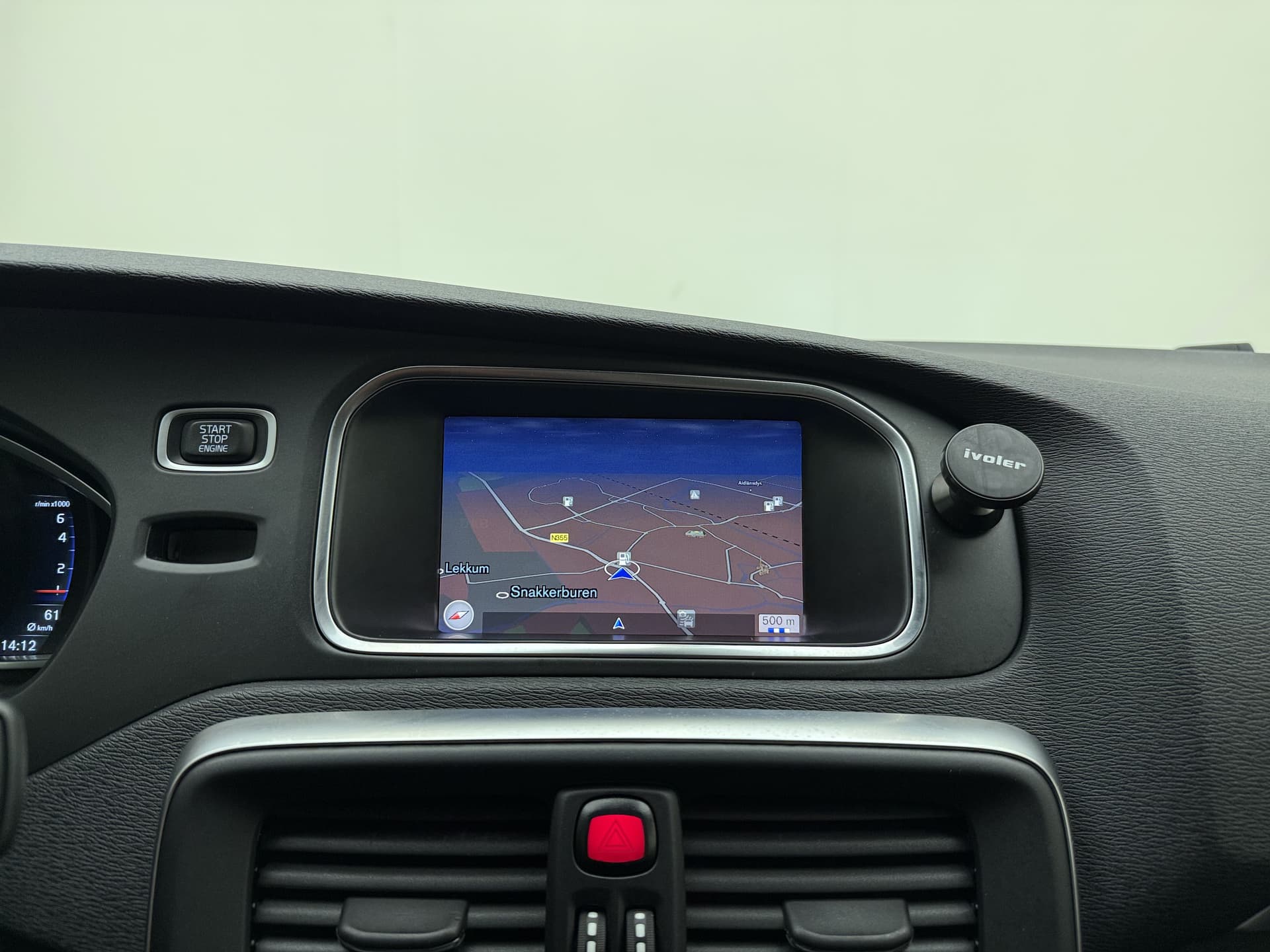 Volvo V40 T3 153pk Automaat Polar+ Sport / Harman&Kardon Audio / Keyless / Panoramadak / Stoelverwarming / Nubuck / Trekhaak / PDC + Camera / thumbnail 11