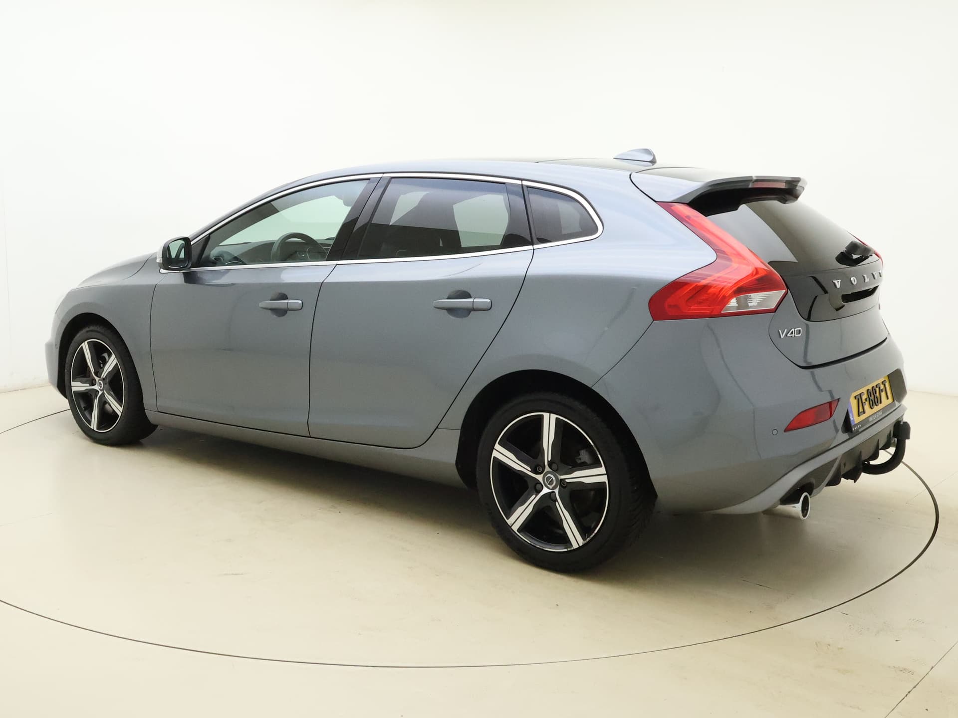 Volvo V40 T3 153pk Automaat Polar+ Sport / Harman&Kardon Audio / Keyless / Panoramadak / Stoelverwarming / Nubuck / Trekhaak / PDC + Camera / thumbnail 20