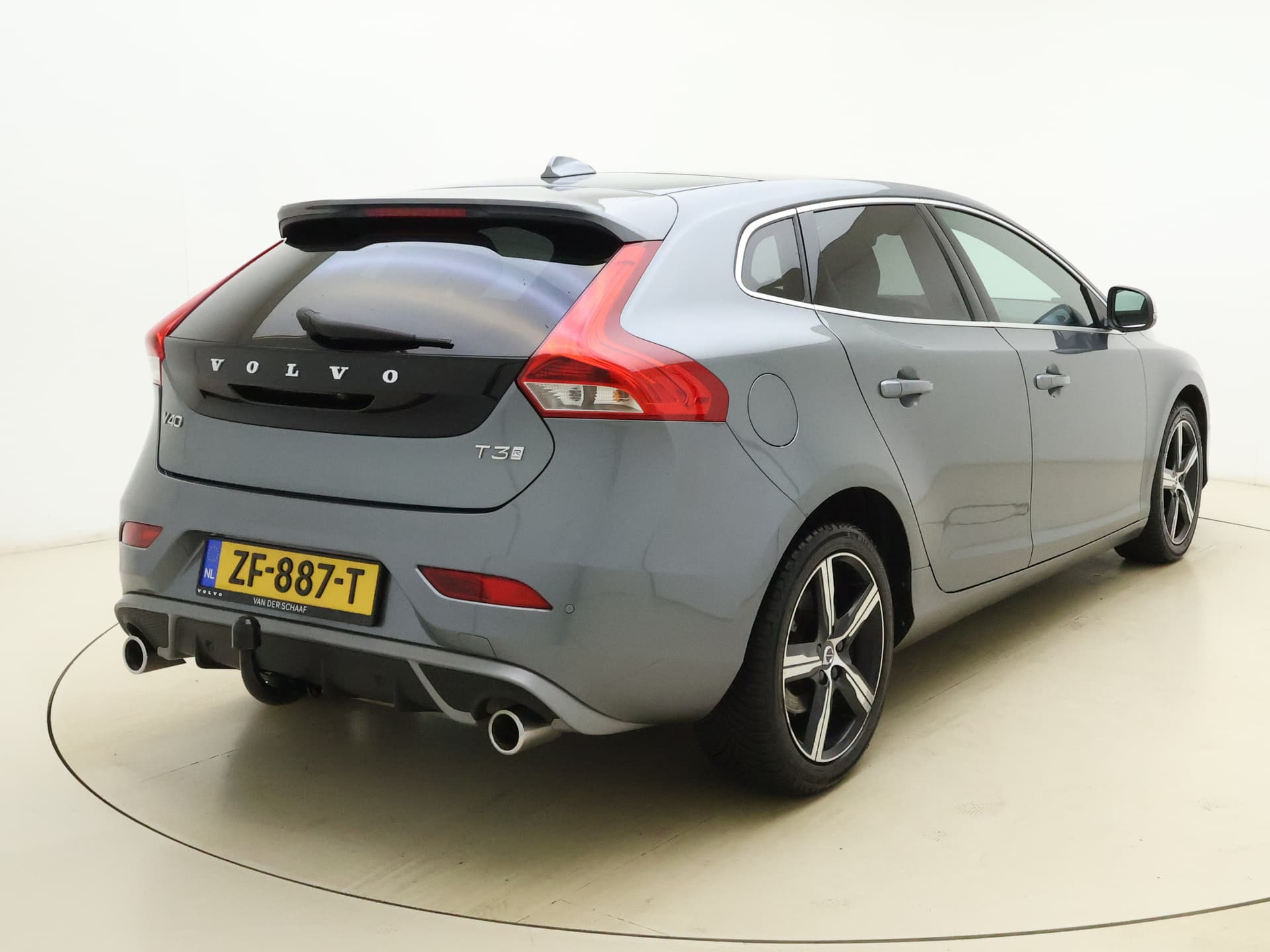 Volvo V40 T3 153pk Automaat Polar+ Sport / Harman&Kardon Audio / Keyless / Panoramadak / Stoelverwarming / Nubuck / Trekhaak / PDC + Camera / thumbnail 26