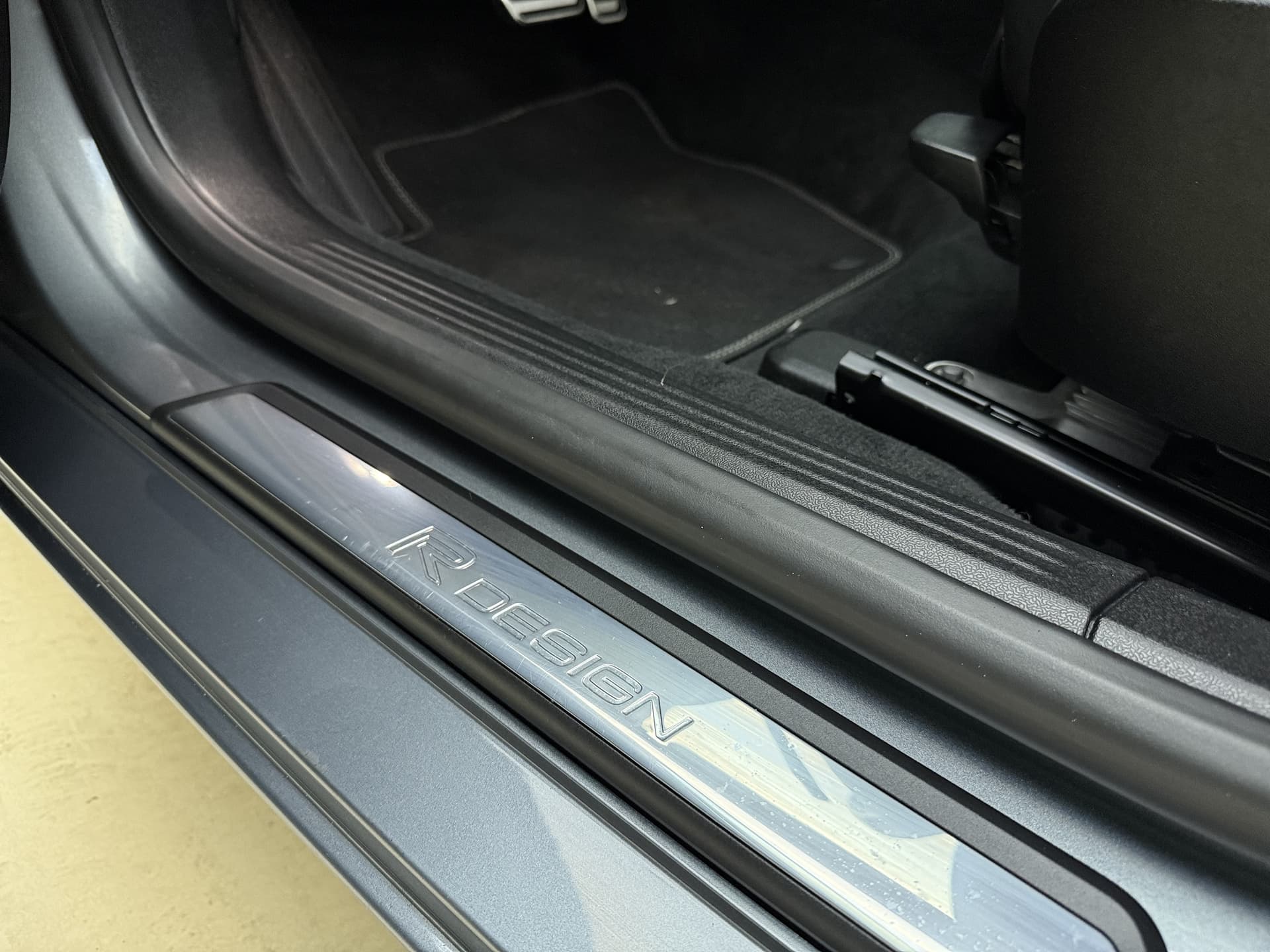 Volvo V40 T3 153pk Automaat Polar+ Sport / Harman&Kardon Audio / Keyless / Panoramadak / Stoelverwarming / Nubuck / Trekhaak / PDC + Camera / thumbnail 29