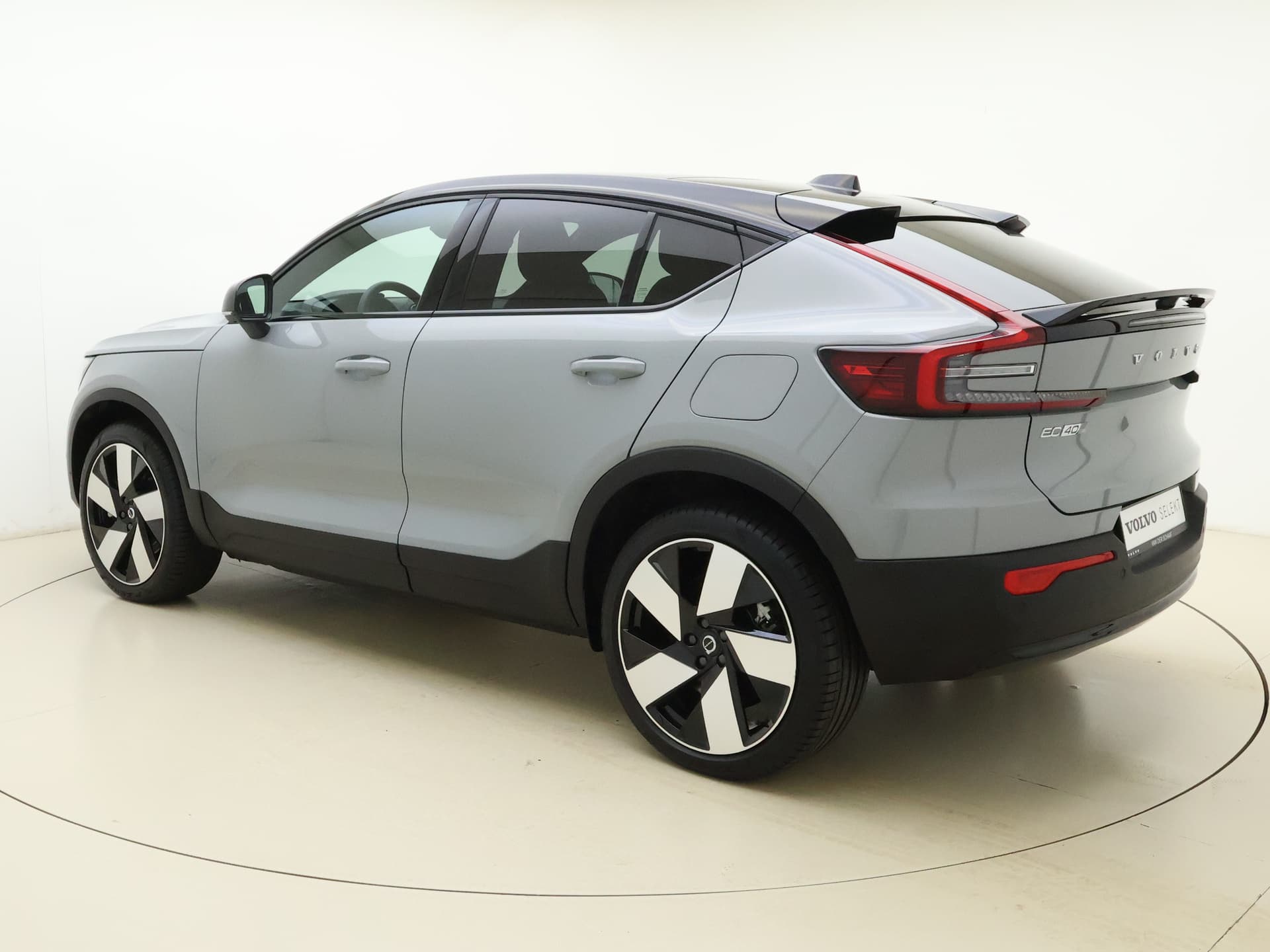 Volvo EC40 Extended Range Ultra / 20'' / Nubuck / Trekhaak / 360 Camera / Elektr. Stoelen / Harman&Kardon Audio / Getint glas / Panoramadak / thumbnail 3