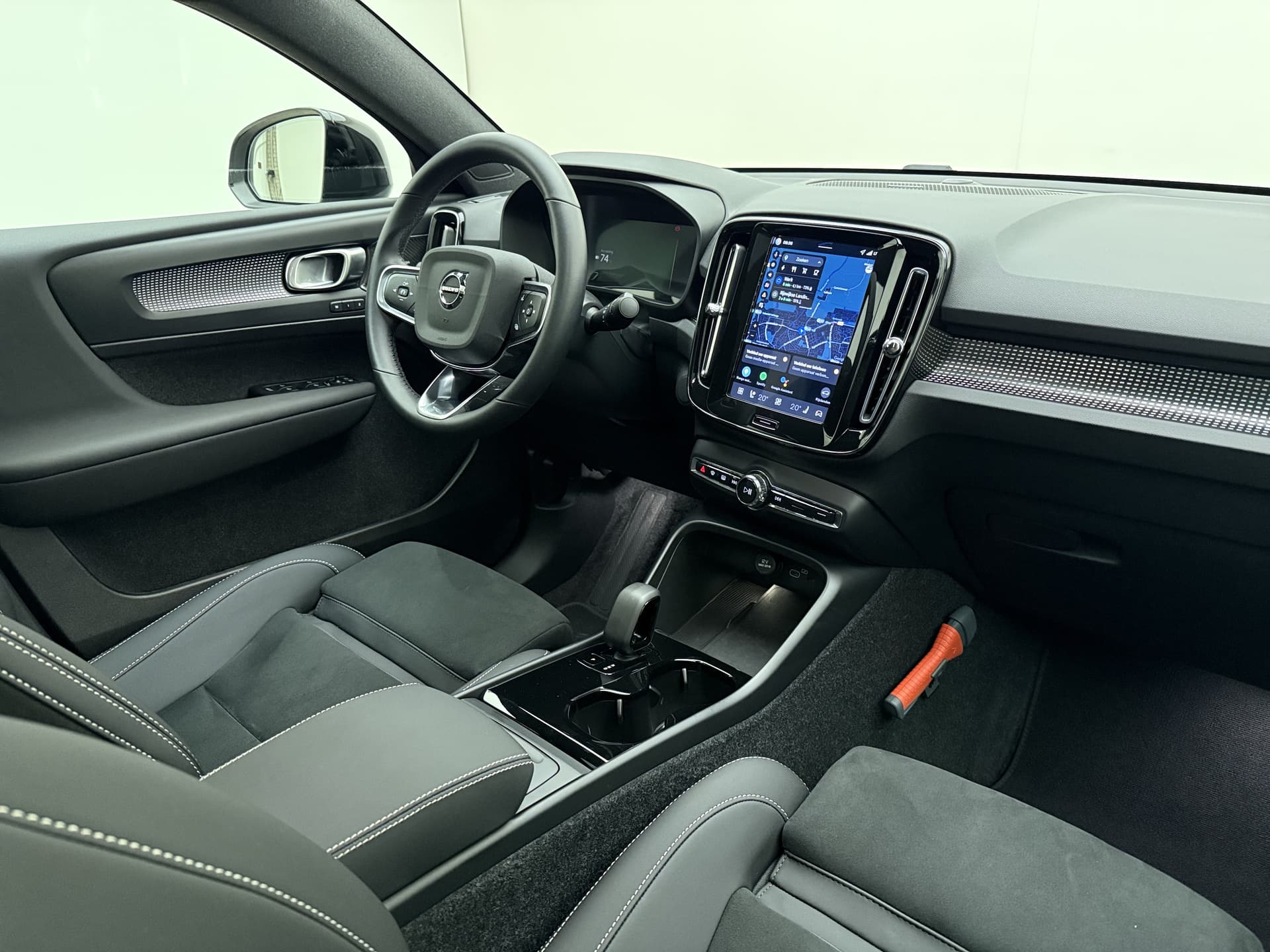 Volvo EC40 Extended Range Ultra / 20'' / Nubuck / Trekhaak / 360 Camera / Elektr. Stoelen / Harman&Kardon Audio / Getint glas / Panoramadak / thumbnail 10