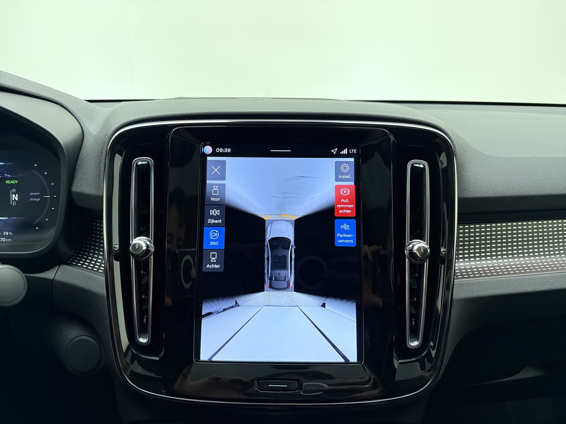 Volvo EC40 Extended Range Ultra / 20'' / Nubuck / Trekhaak / 360 Camera / Elektr. Stoelen / Harman&Kardon Audio / Getint glas / Panoramadak / thumbnail 17