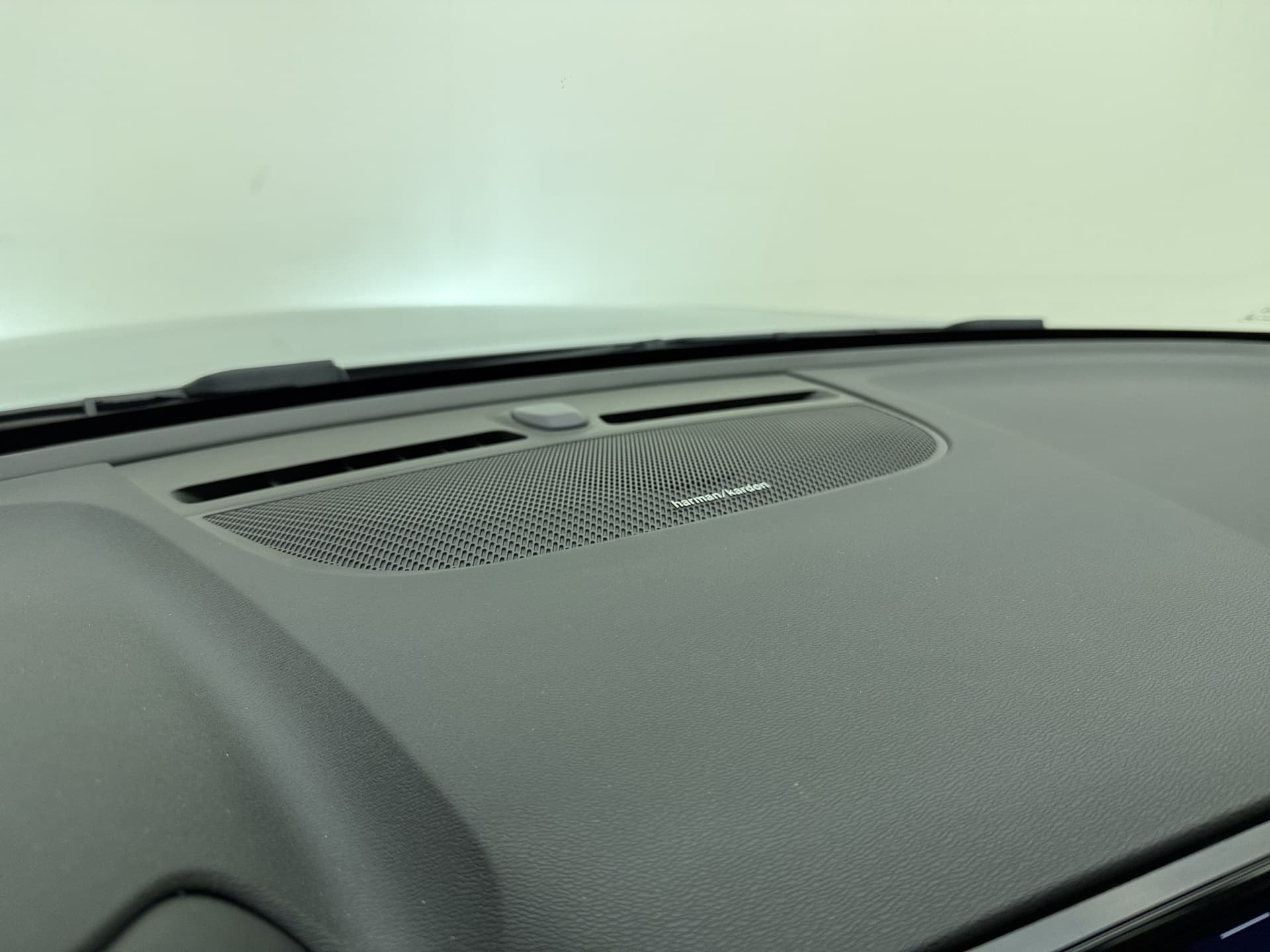 Volvo EC40 Extended Range Ultra / 20'' / Nubuck / Trekhaak / 360 Camera / Elektr. Stoelen / Harman&Kardon Audio / Getint glas / Panoramadak / thumbnail 22