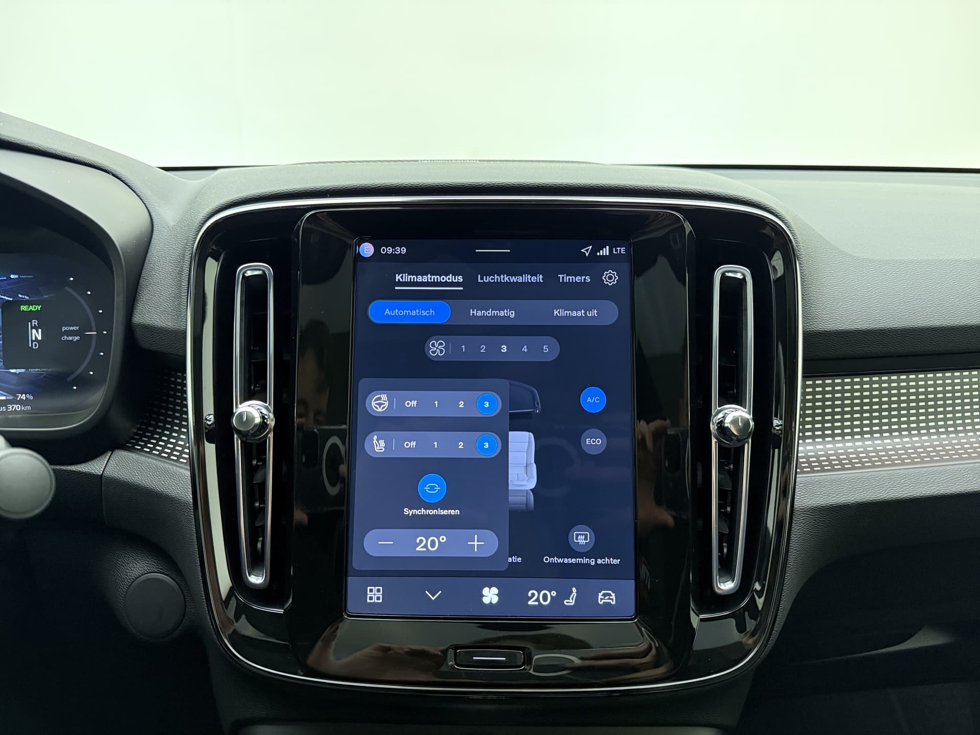 Volvo EC40 Extended Range Ultra / 20'' / Nubuck / Trekhaak / 360 Camera / Elektr. Stoelen / Harman&Kardon Audio / Getint glas / Panoramadak / thumbnail 38