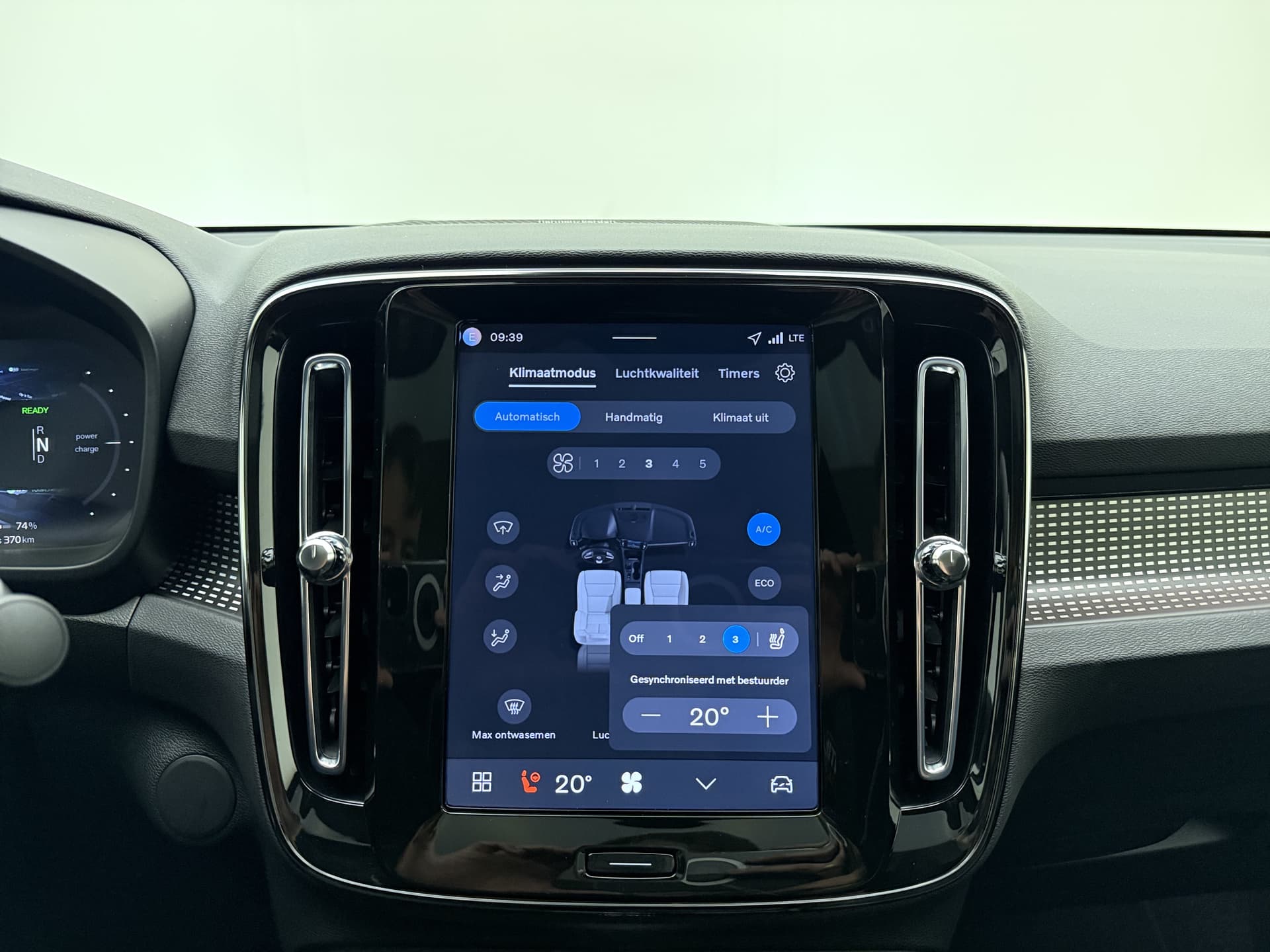 Volvo EC40 Extended Range Ultra / 20'' / Nubuck / Trekhaak / 360 Camera / Elektr. Stoelen / Harman&Kardon Audio / Getint glas / Panoramadak / thumbnail 39