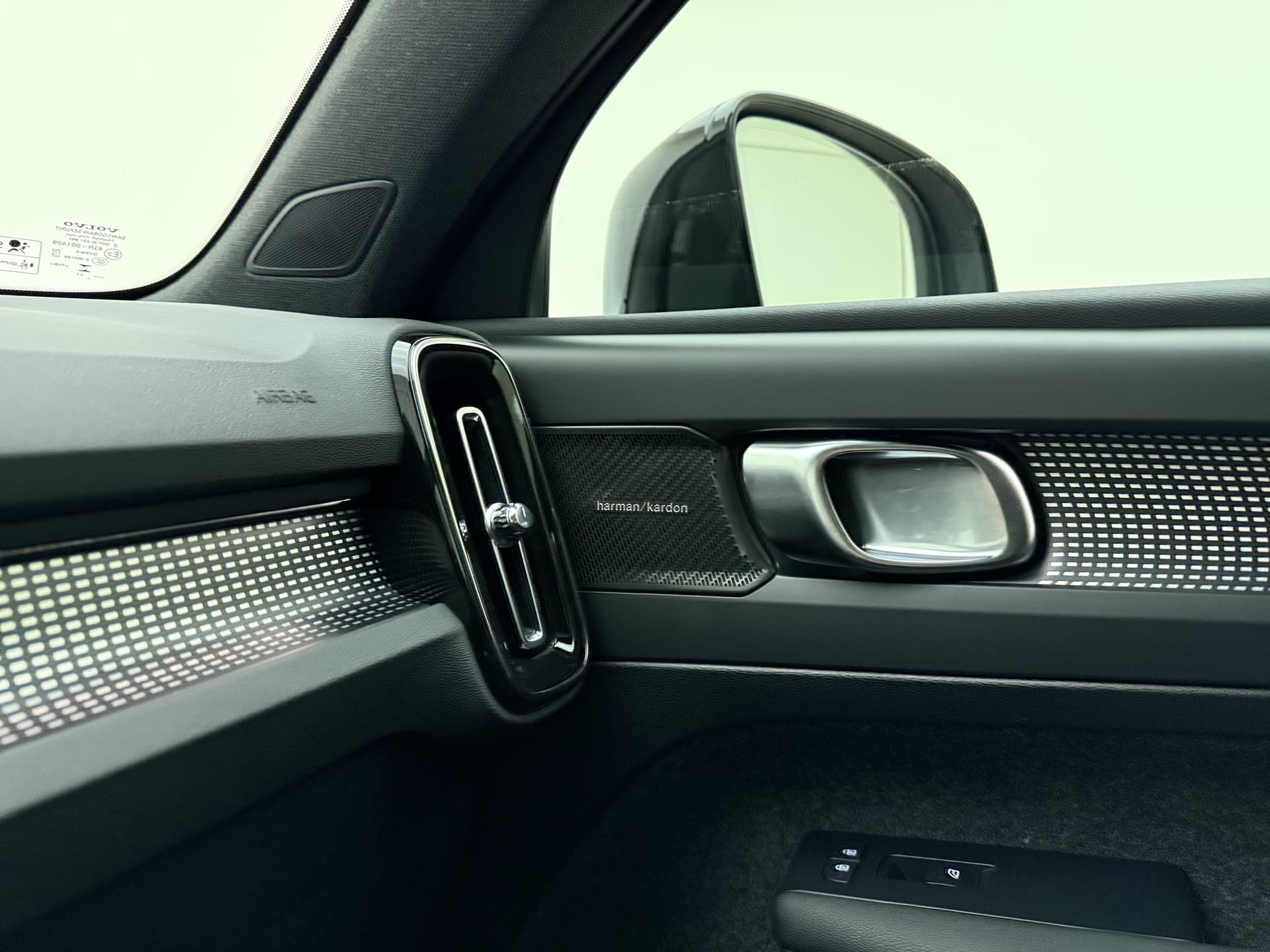 Volvo EC40 Extended Range Ultra / 20'' / Nubuck / Trekhaak / 360 Camera / Elektr. Stoelen / Harman&Kardon Audio / Getint glas / Panoramadak / thumbnail 49