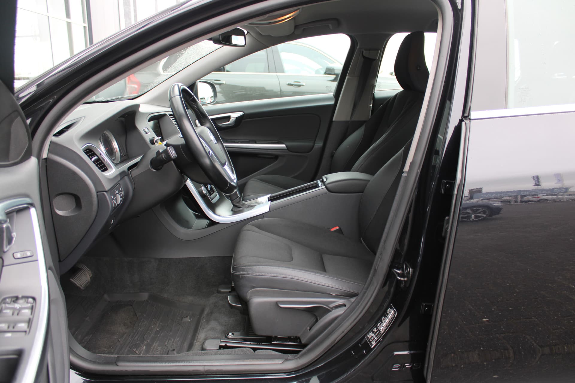 Volvo V60 T3 Automaat Momentum thumbnail 15