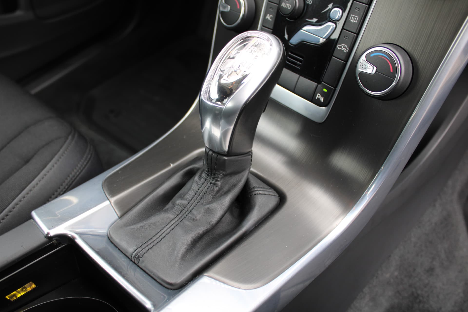 Volvo V60 T3 Automaat Momentum thumbnail 43