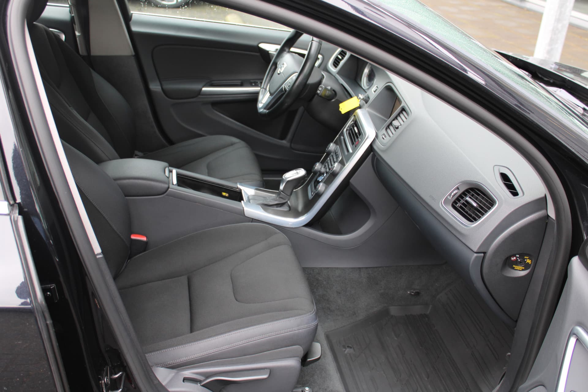 Volvo V60 T3 Automaat Momentum thumbnail 44