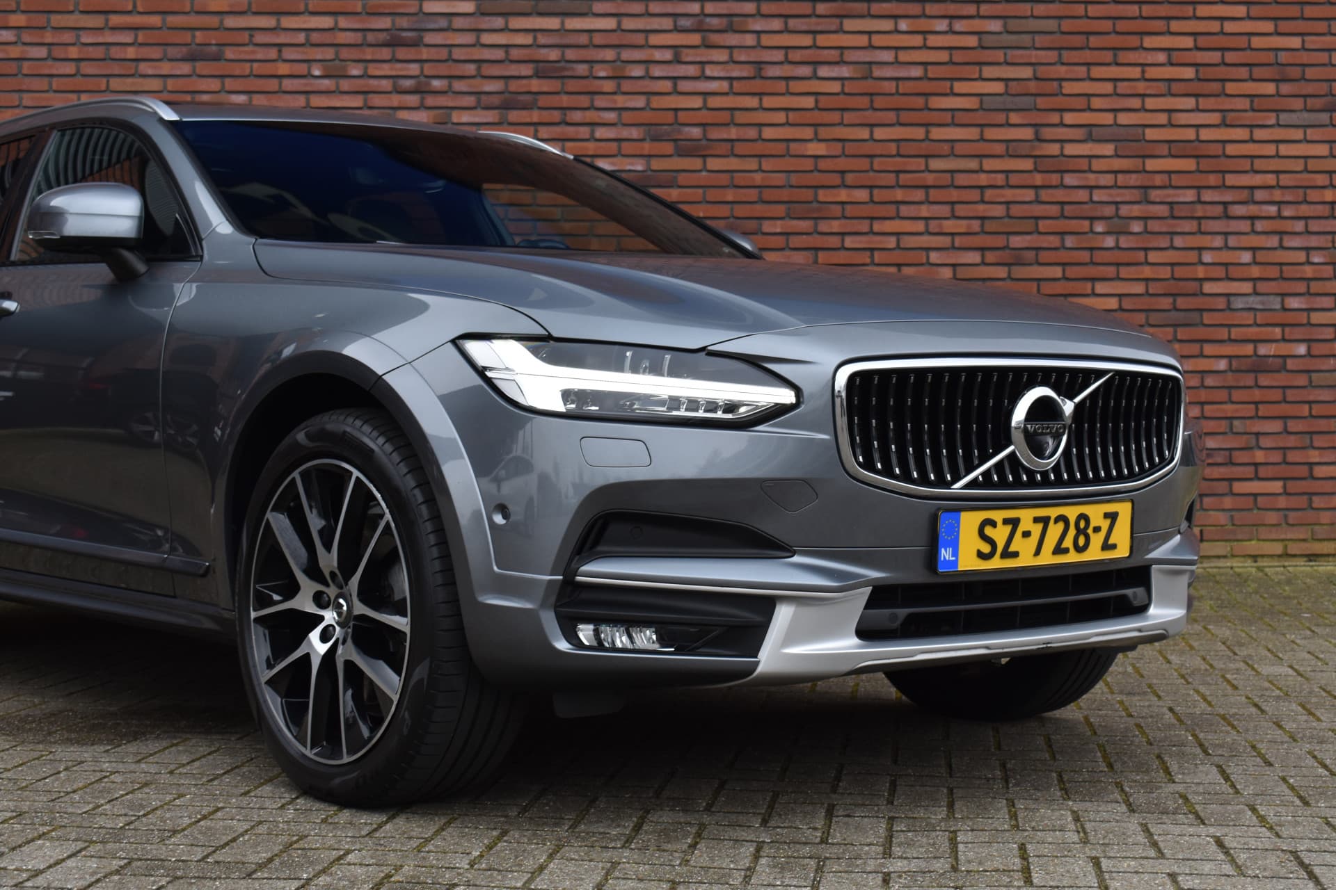 Volvo V90 Cross Country T5 255PK Inscription thumbnail 2