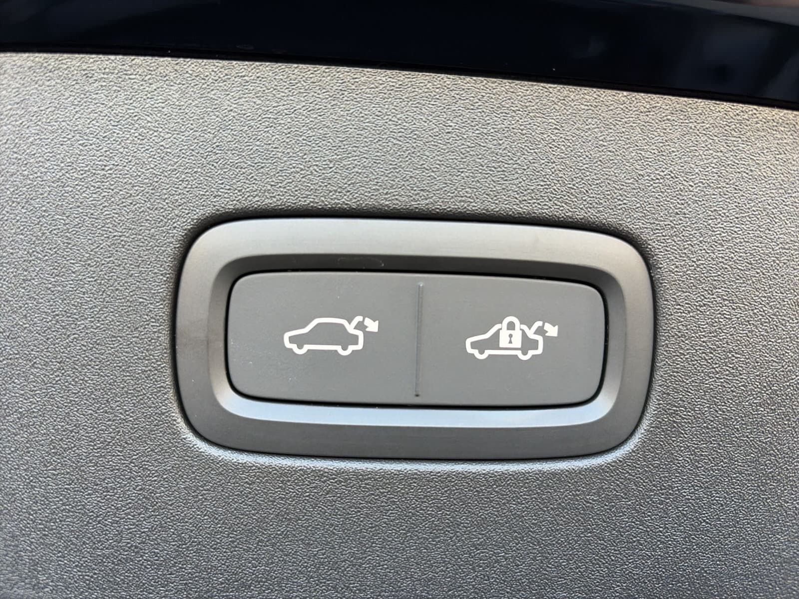 Volvo ES90 Ext. Range Plus Launch Edition 92 kWh / Uit voorraad leverbaar / Pilot Assist / thumbnail 22