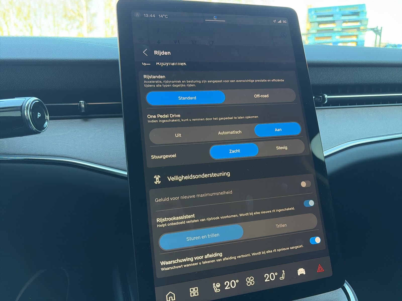 Volvo ES90 Ext. Range Plus Launch Edition 92 kWh / Uit voorraad leverbaar / Pilot Assist / thumbnail 29