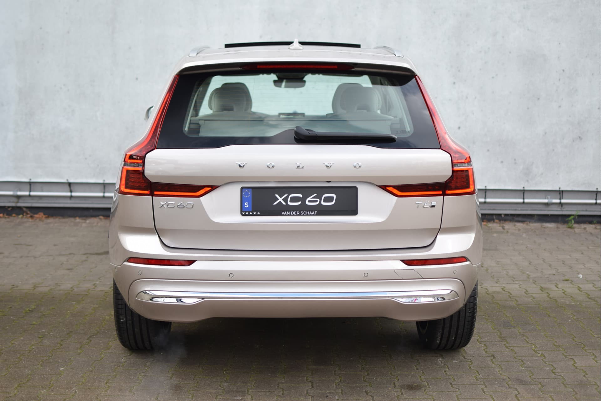 Volvo XC60 T6 350pk AWD Ultra Bright / Luchtvering / Bowers en Wilkins audio / HUD / 360 camera / Stoelmassage / thumbnail 6