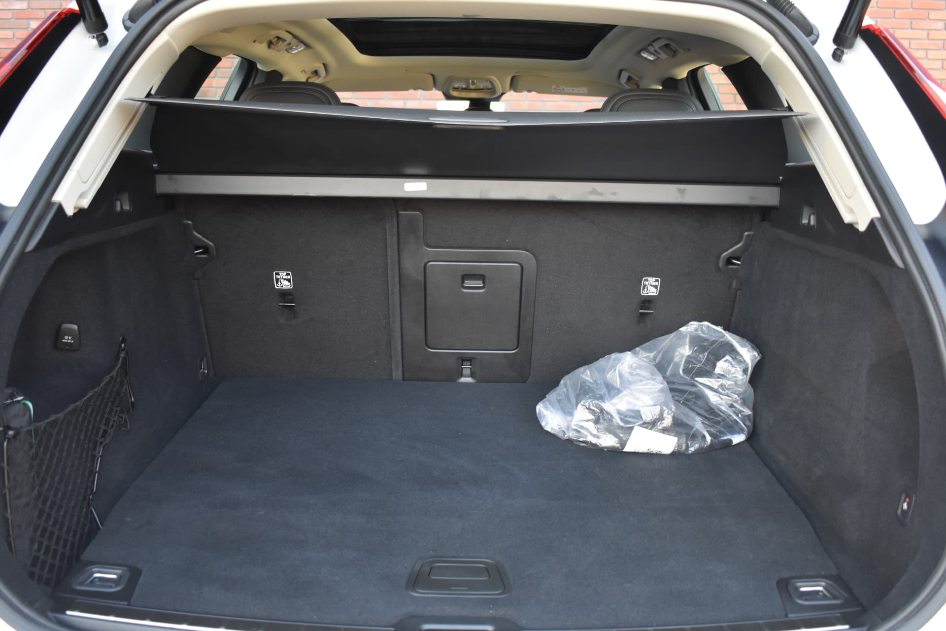 Volvo XC60 T6 350PK Plug-in hybrid AWD Plus Dark thumbnail 27