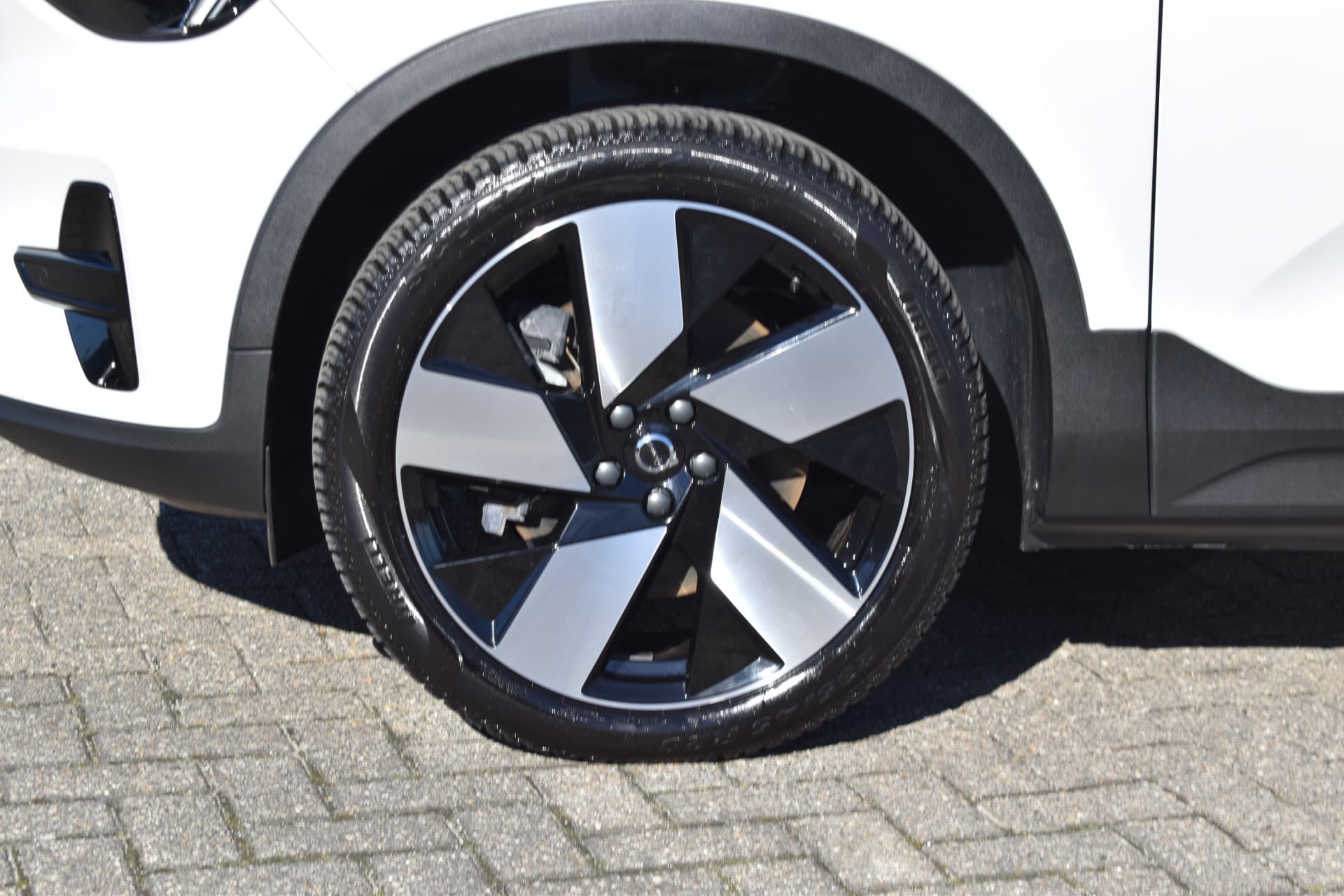 Volvo EC40 Extended Range Plus 82 kWh thumbnail 6