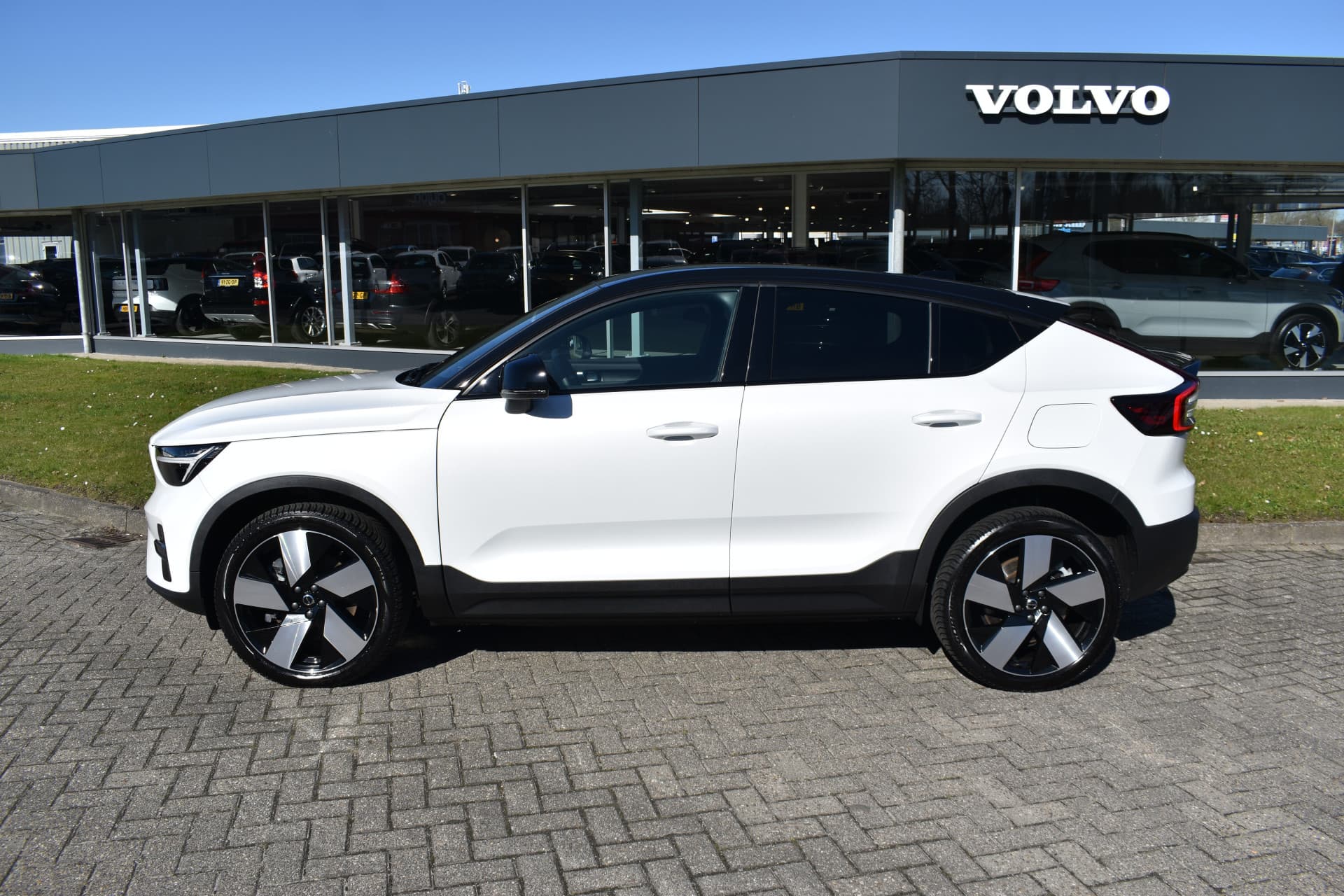 Volvo EC40 Extended Range Plus 82 kWh thumbnail 9