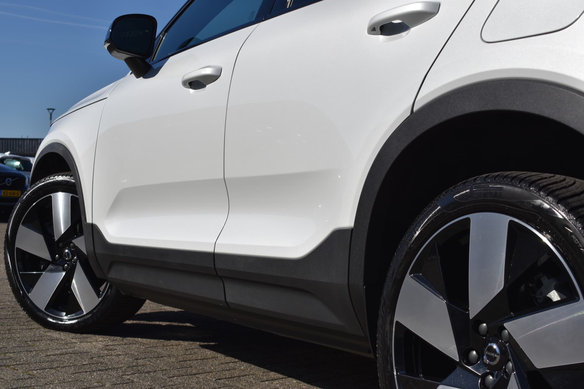 Volvo EC40 Extended Range Plus 82 kWh thumbnail 12