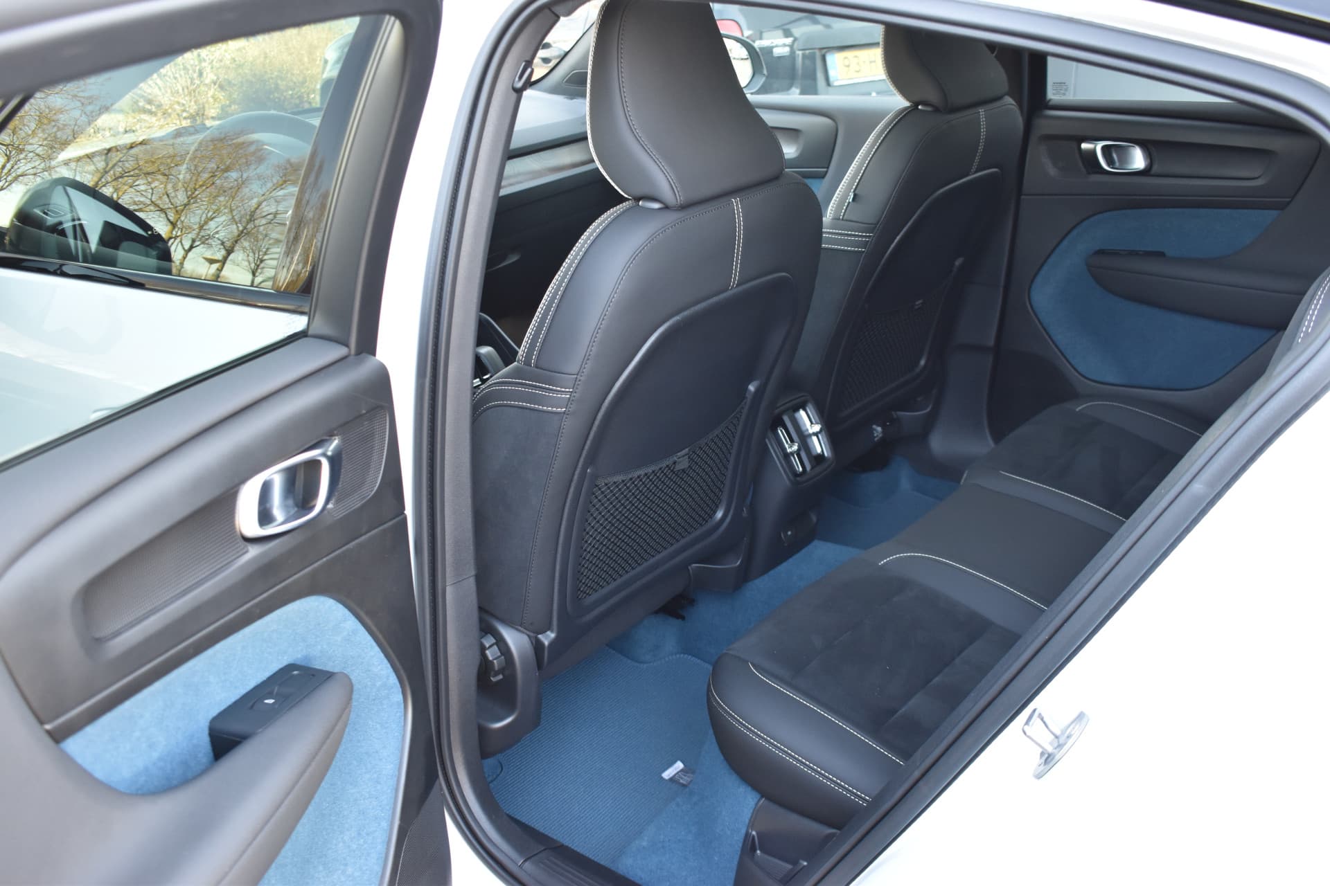 Volvo EC40 Extended Range Plus 82 kWh thumbnail 18