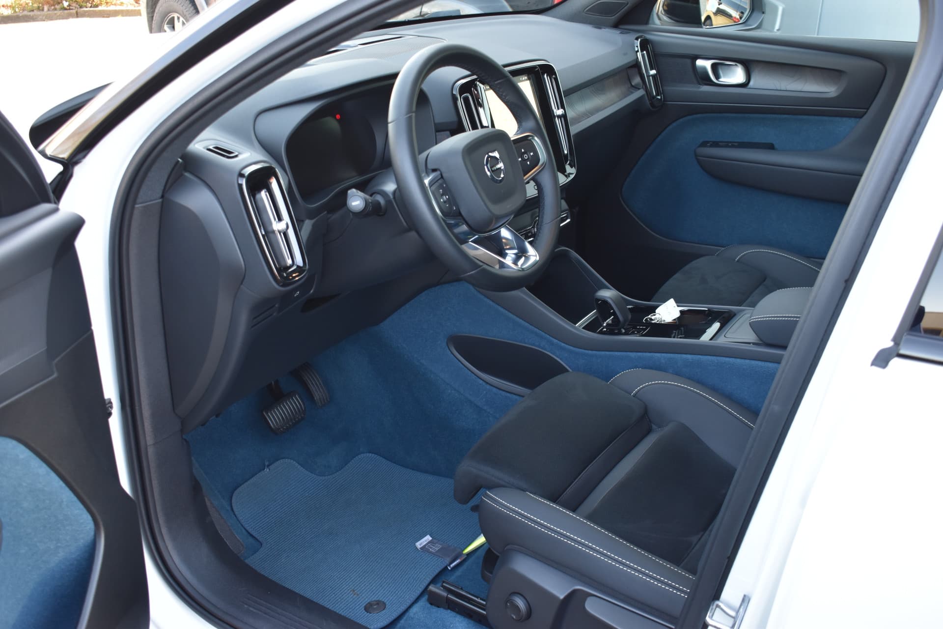 Volvo EC40 Extended Range Plus 82 kWh thumbnail 21