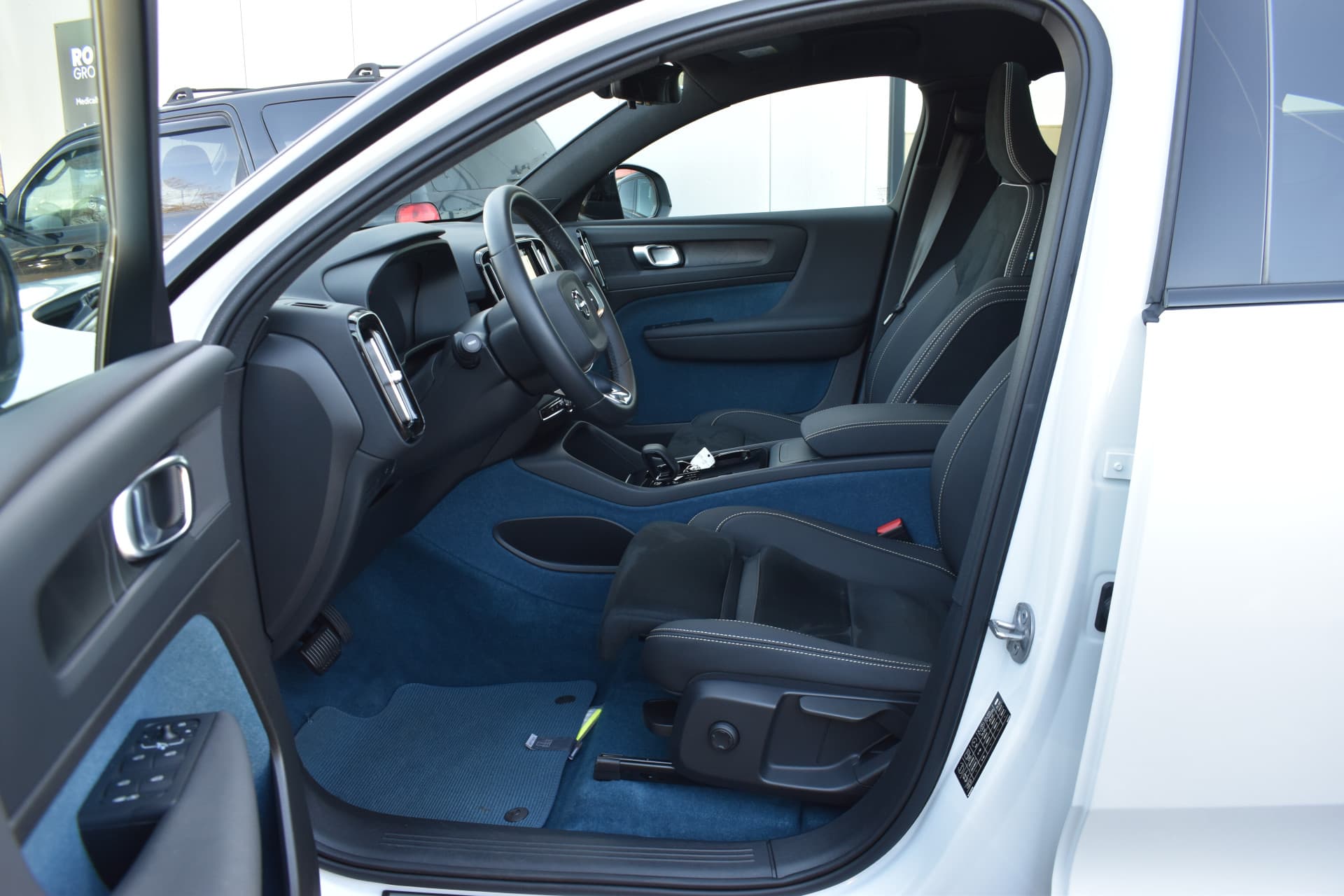 Volvo EC40 Extended Range Plus 82 kWh thumbnail 22