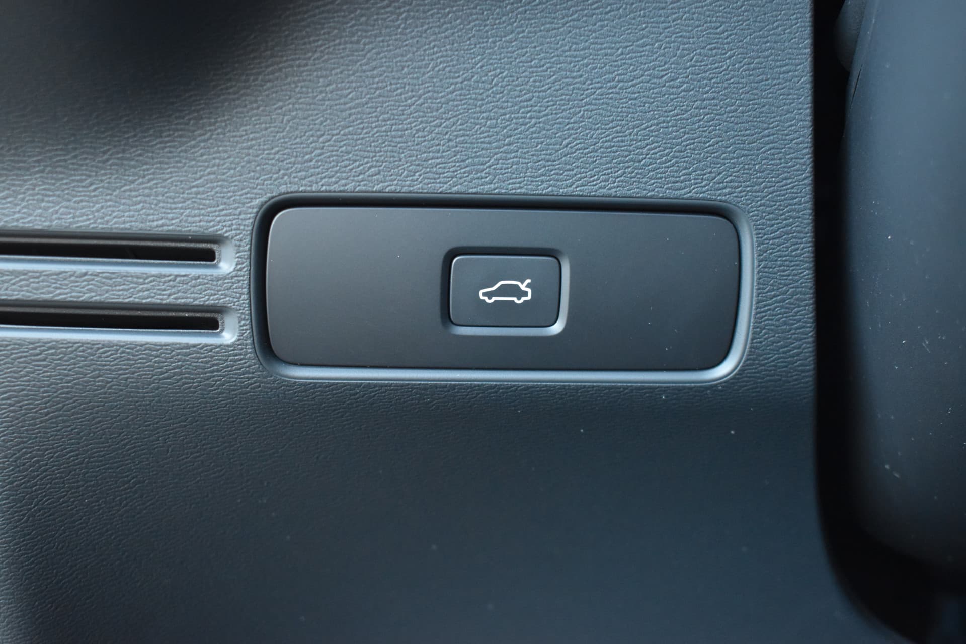 Volvo EC40 Extended Range Plus 82 kWh thumbnail 25