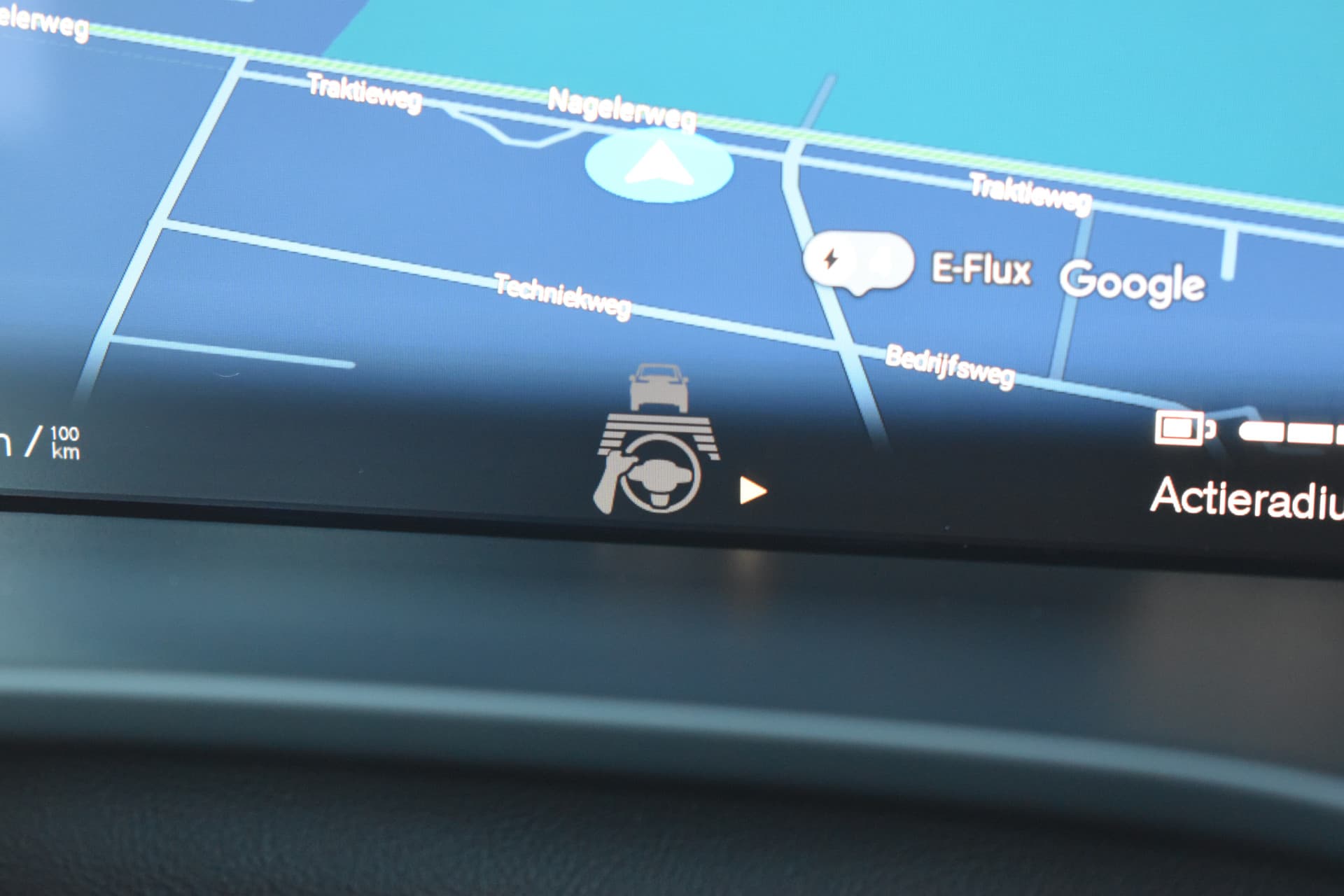 Volvo EC40 Extended Range Plus 82 kWh thumbnail 33