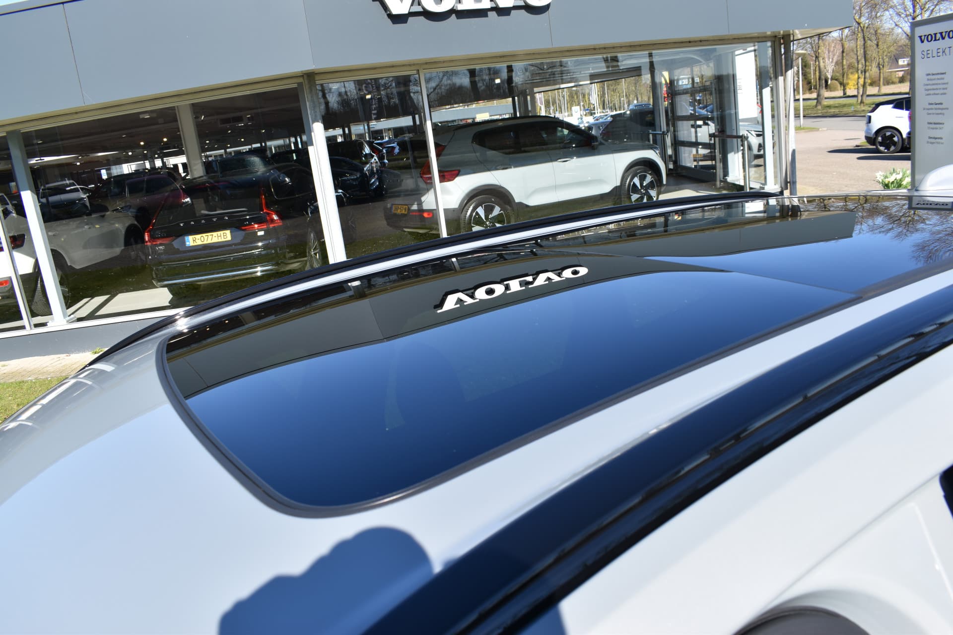 Volvo XC60 T6 AWD 350PK Plug-in Hybrid Ultimate Dark thumbnail 11