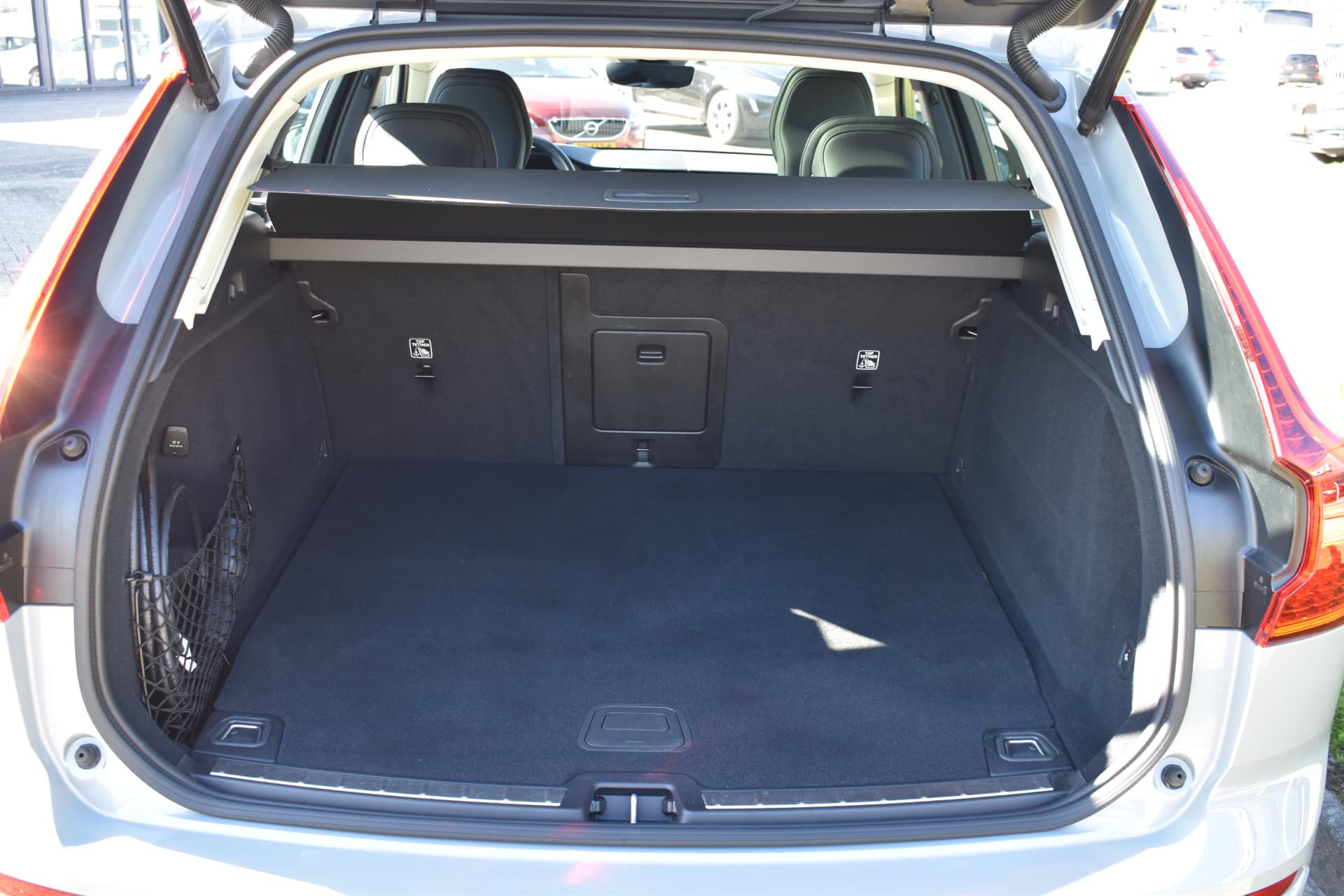 Volvo XC60 T6 AWD 350PK Plug-in Hybrid Ultimate Dark thumbnail 18