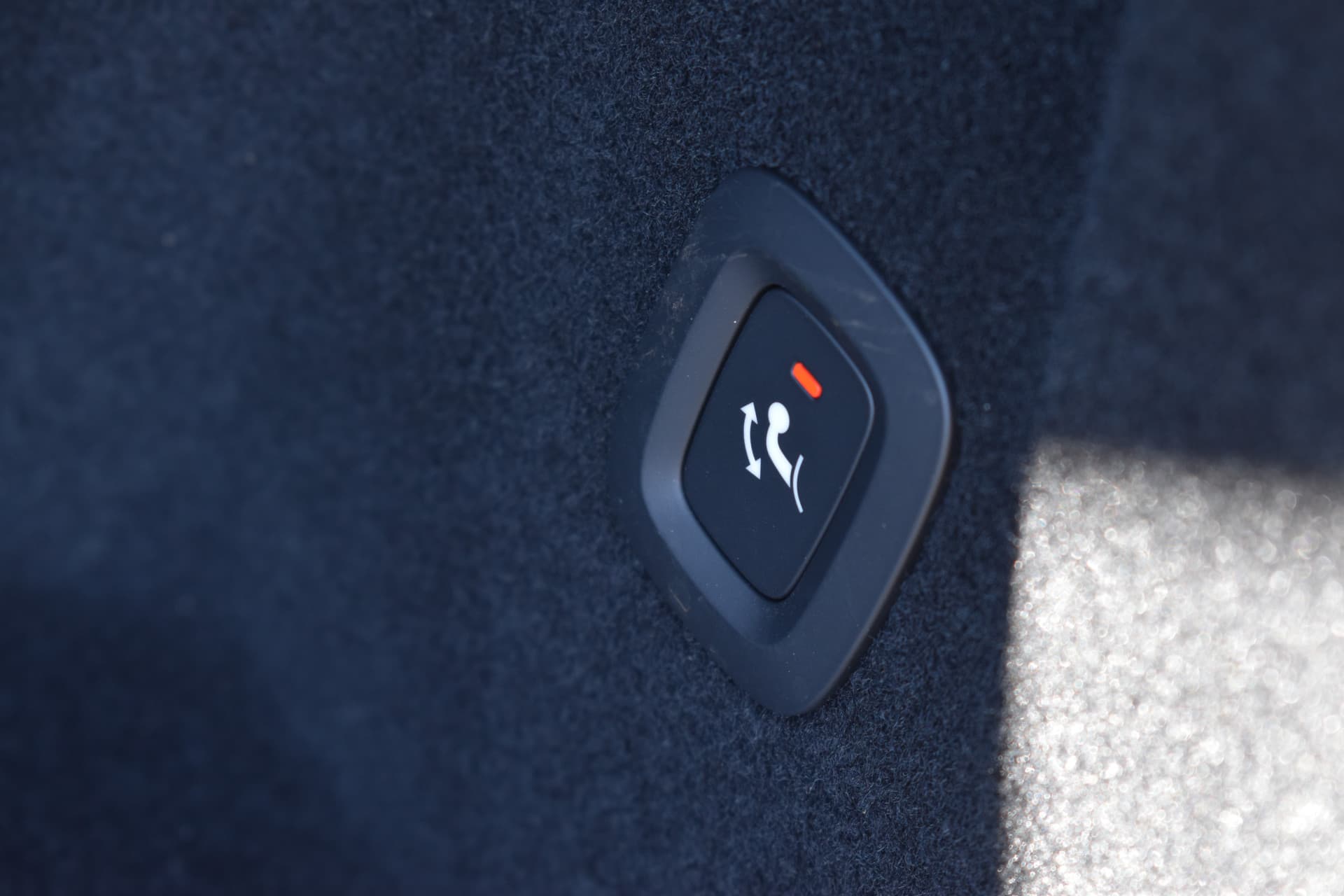 Volvo XC60 T6 AWD 350PK Plug-in Hybrid Ultimate Dark thumbnail 20