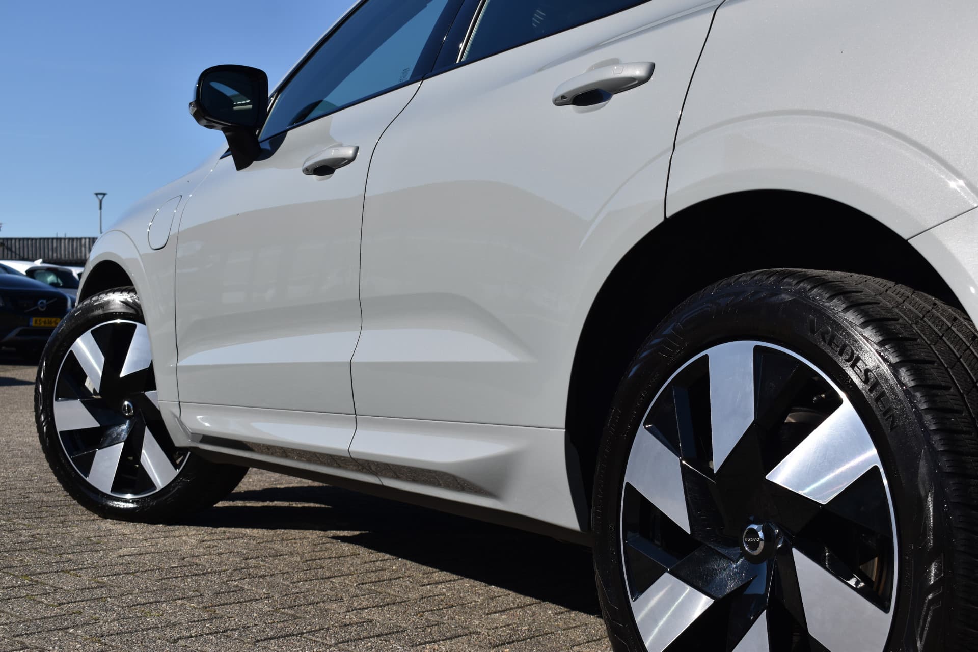 Volvo XC60 T6 AWD 350PK Plug-in Hybrid Ultimate Dark thumbnail 22