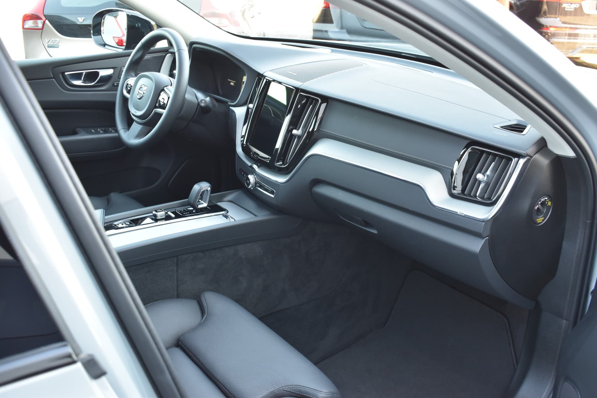 Volvo XC60 T6 AWD 350PK Plug-in Hybrid Ultimate Dark thumbnail 23