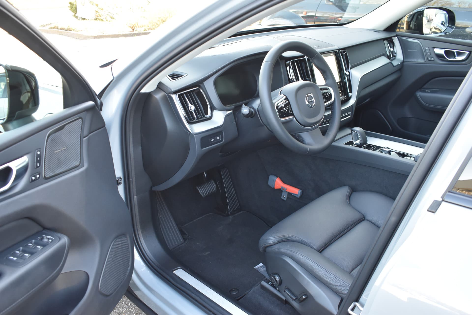 Volvo XC60 T6 AWD 350PK Plug-in Hybrid Ultimate Dark thumbnail 28