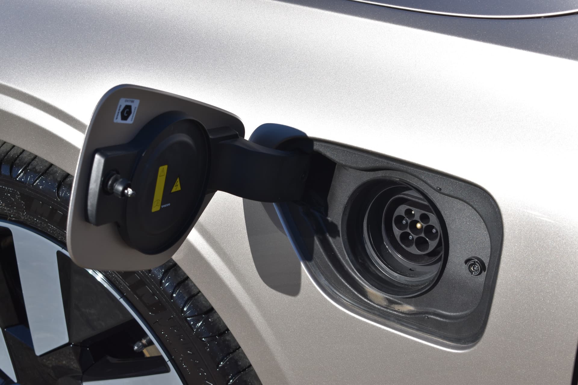 Volvo V60 T6 AWD 350PK Plug-in Hybrid Essential Bright thumbnail 6