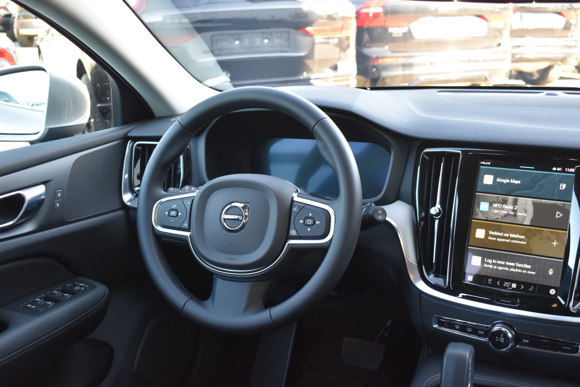 Volvo V60 T6 AWD 350PK Plug-in Hybrid Essential Bright thumbnail 19