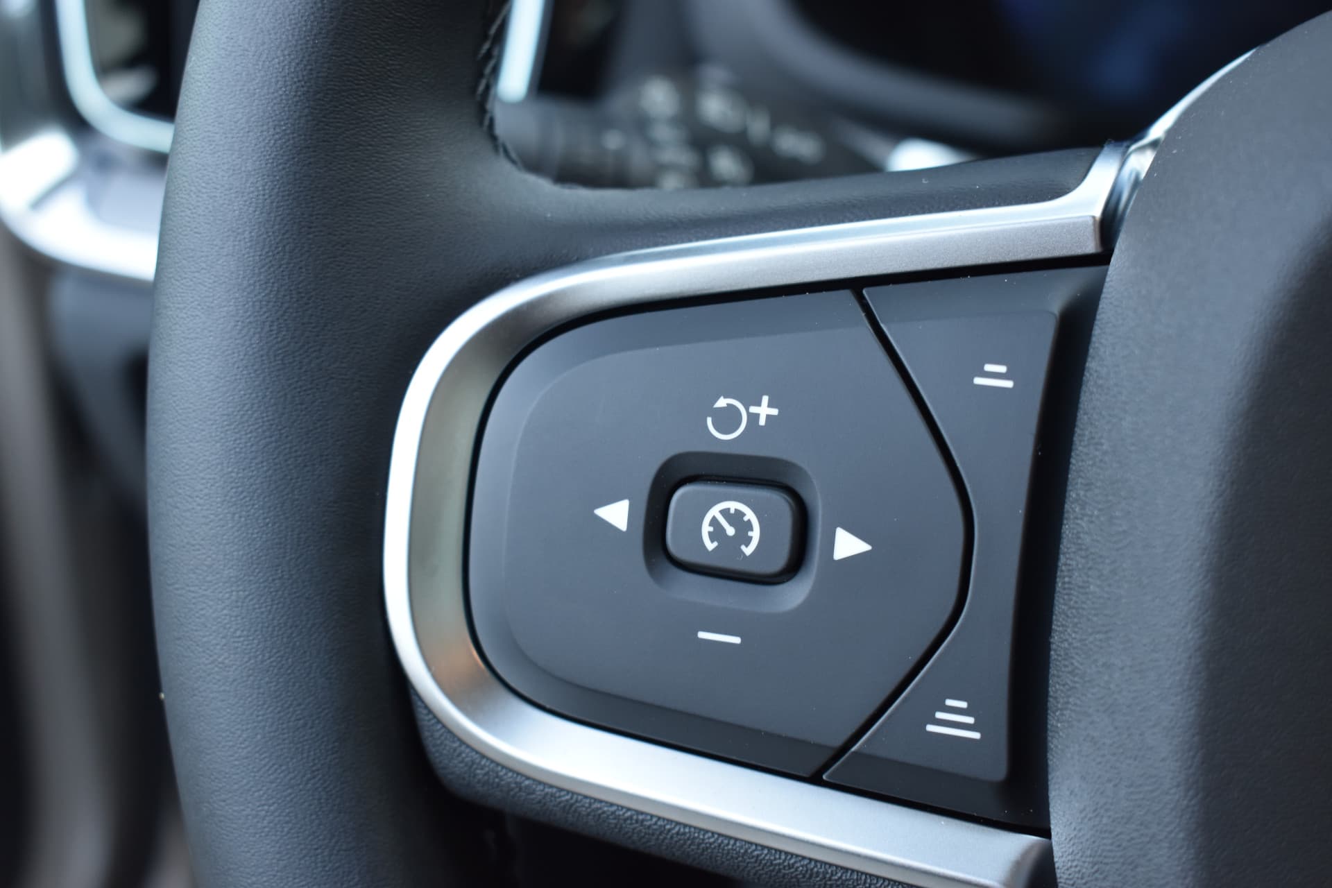 Volvo V60 T6 AWD 350PK Plug-in Hybrid Essential Bright thumbnail 24