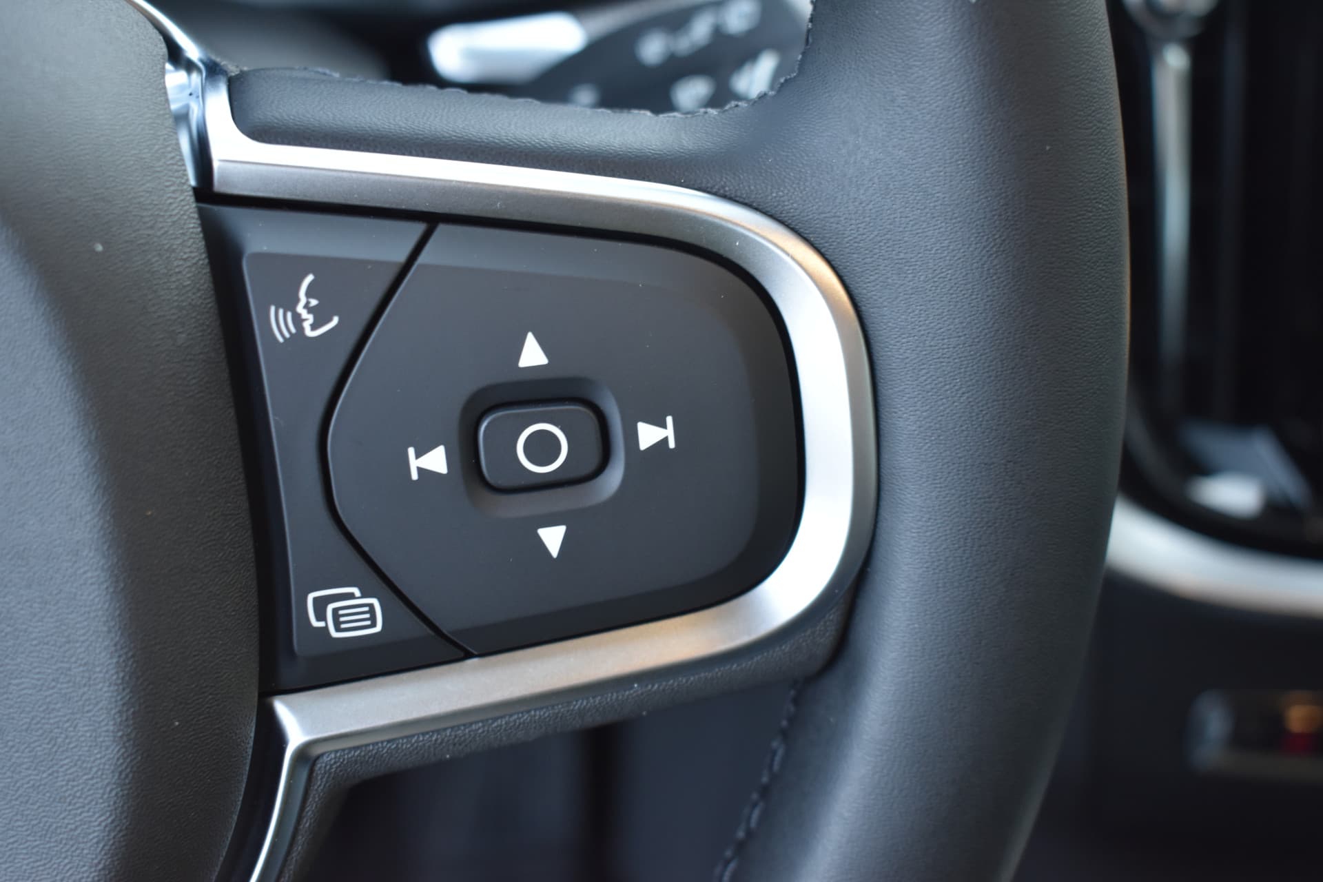 Volvo V60 T6 AWD 350PK Plug-in Hybrid Essential Bright thumbnail 25