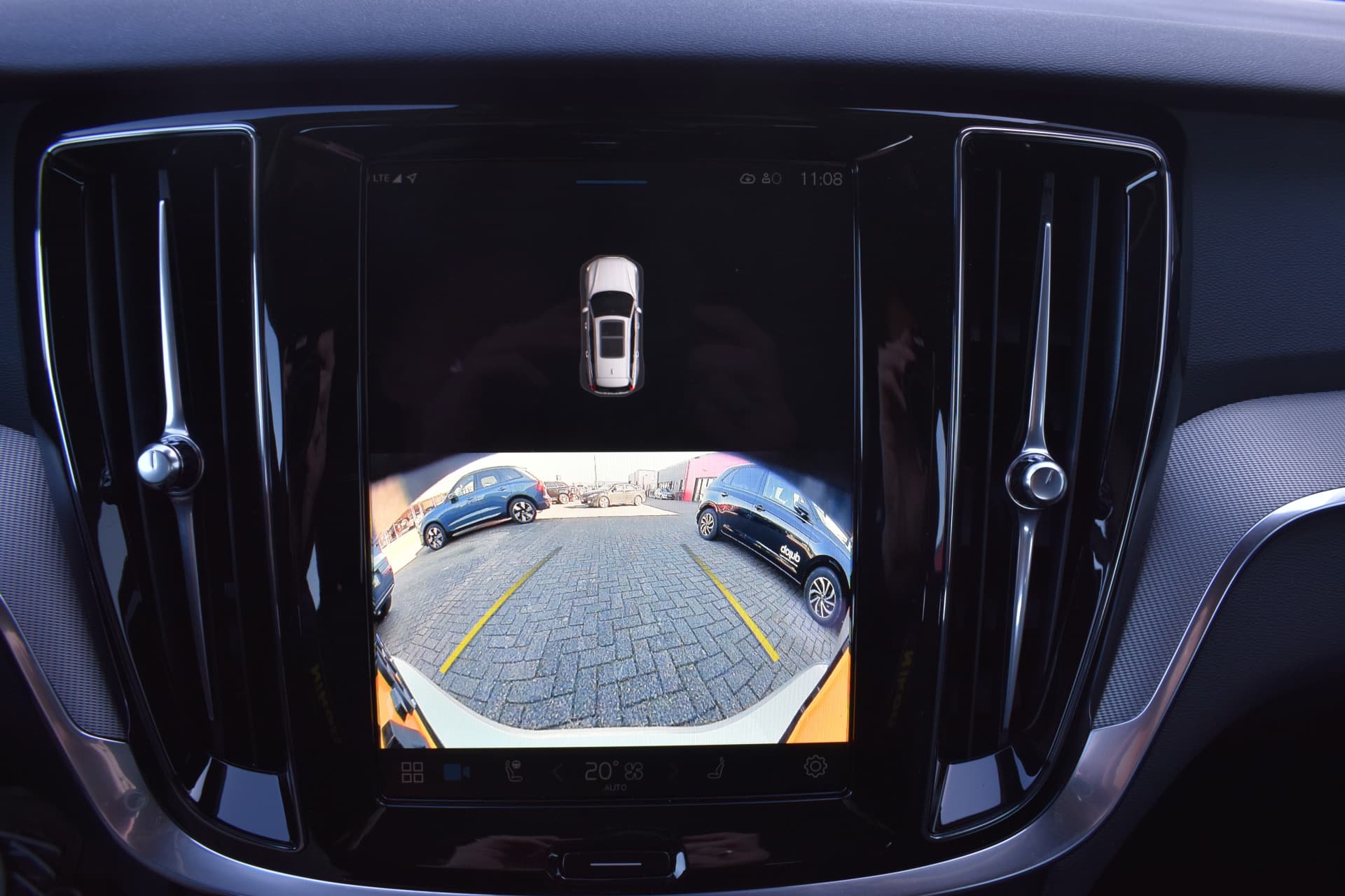 Volvo V60 T6 AWD 350PK Plug-in Hybrid Essential Bright thumbnail 33