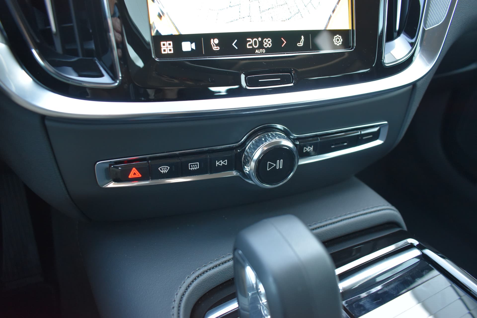 Volvo V60 T6 AWD 350PK Plug-in Hybrid Essential Bright thumbnail 34