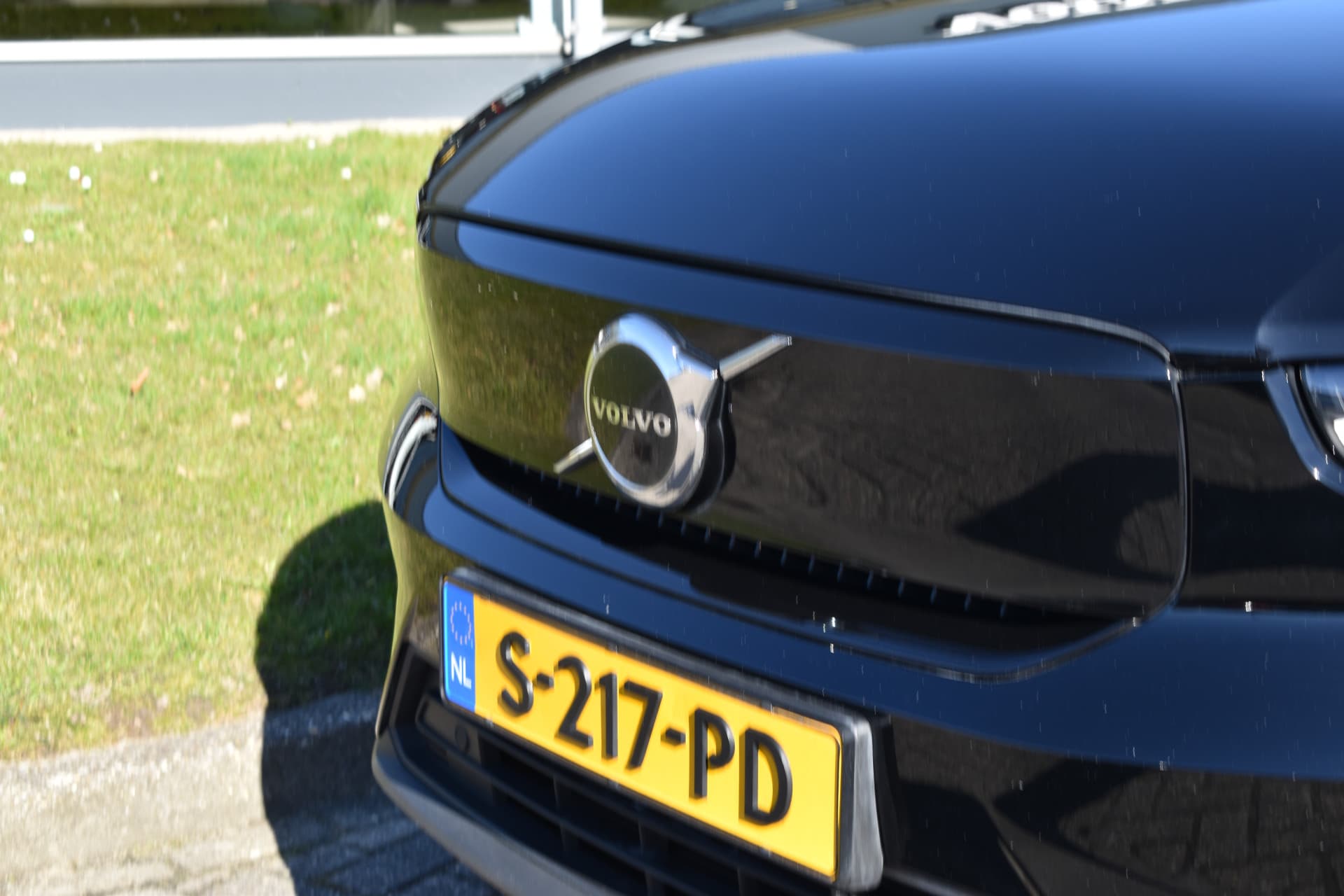 Volvo XC40 Recharge Core 70 kWh thumbnail 5