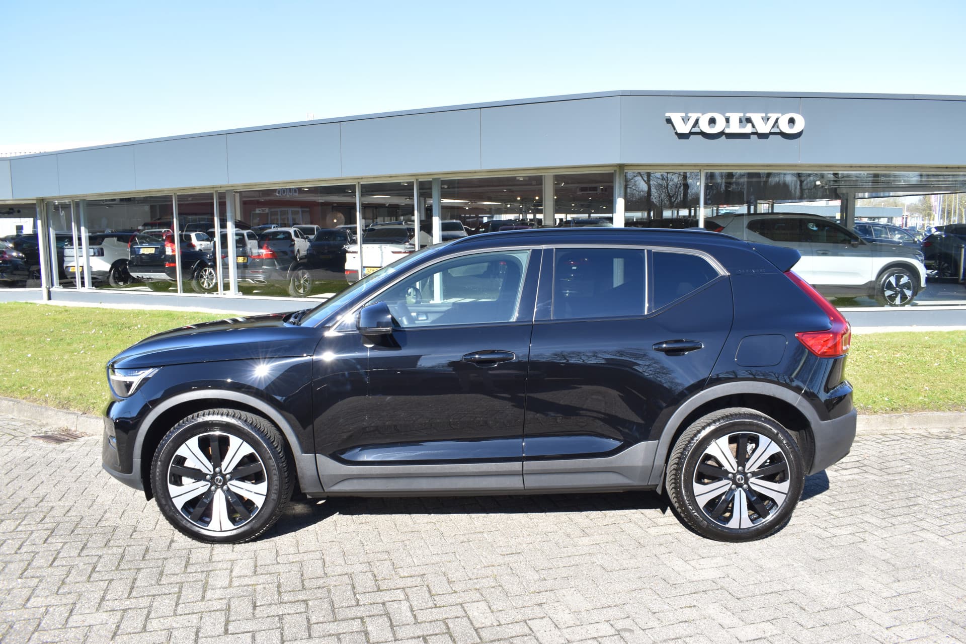 Volvo XC40 Recharge Core 70 kWh thumbnail 8