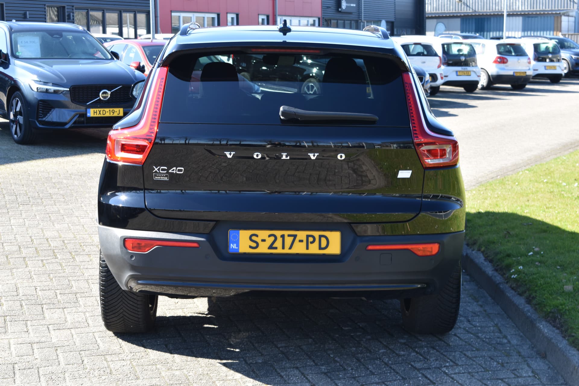 Volvo XC40 Recharge Core 70 kWh thumbnail 13