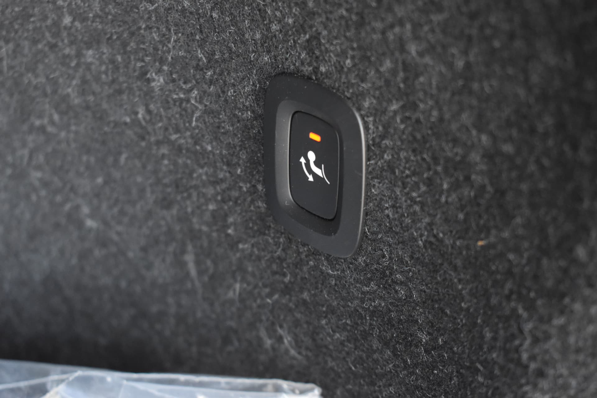 Volvo XC40 Recharge Core 70 kWh thumbnail 16